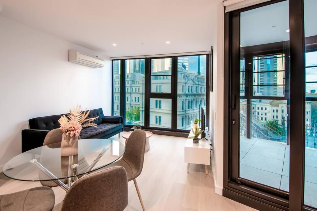 Amazing City View 2BR Yarra River Free Parking