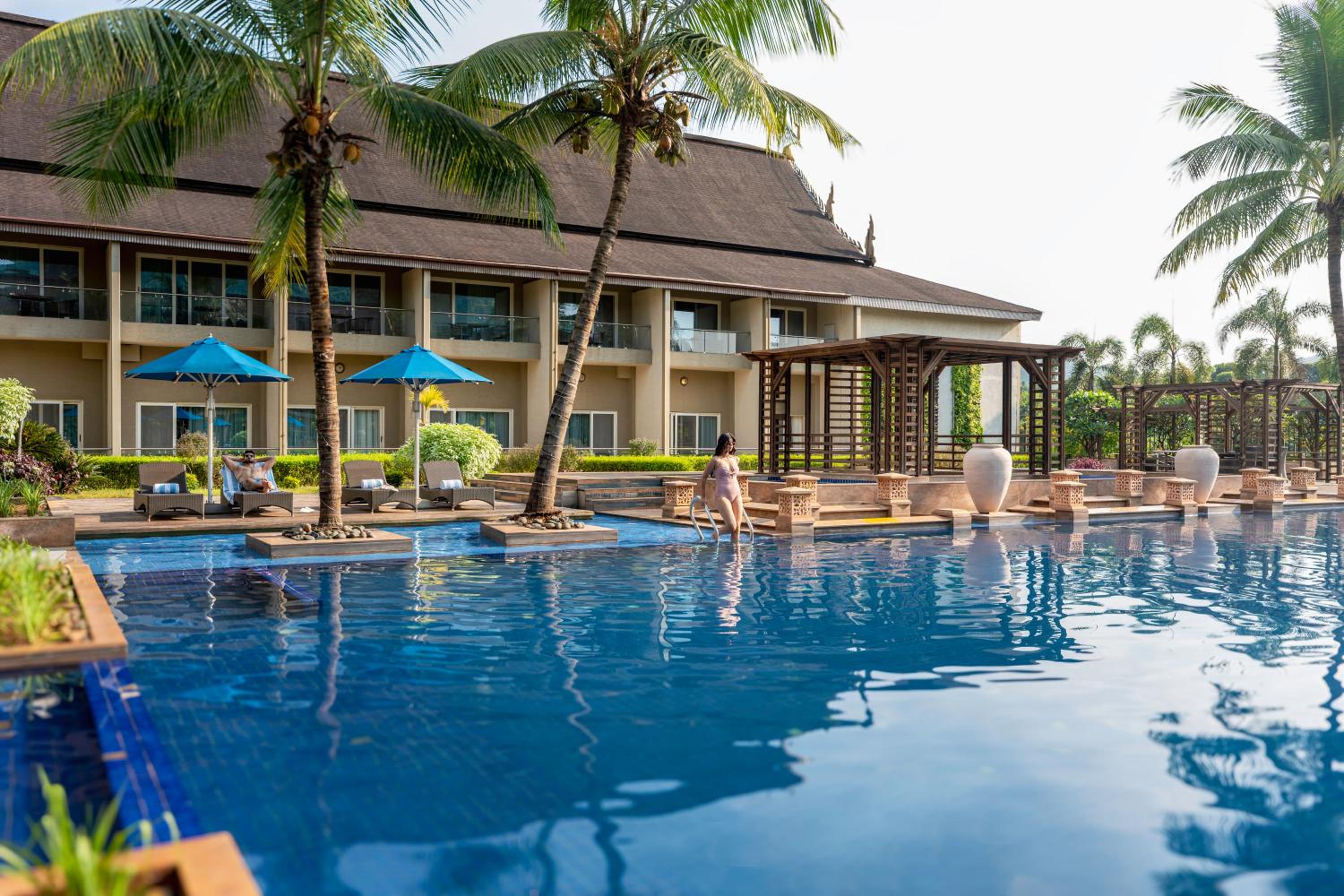 Radisson Blu Plaza Resort & Convention Centre Karjat