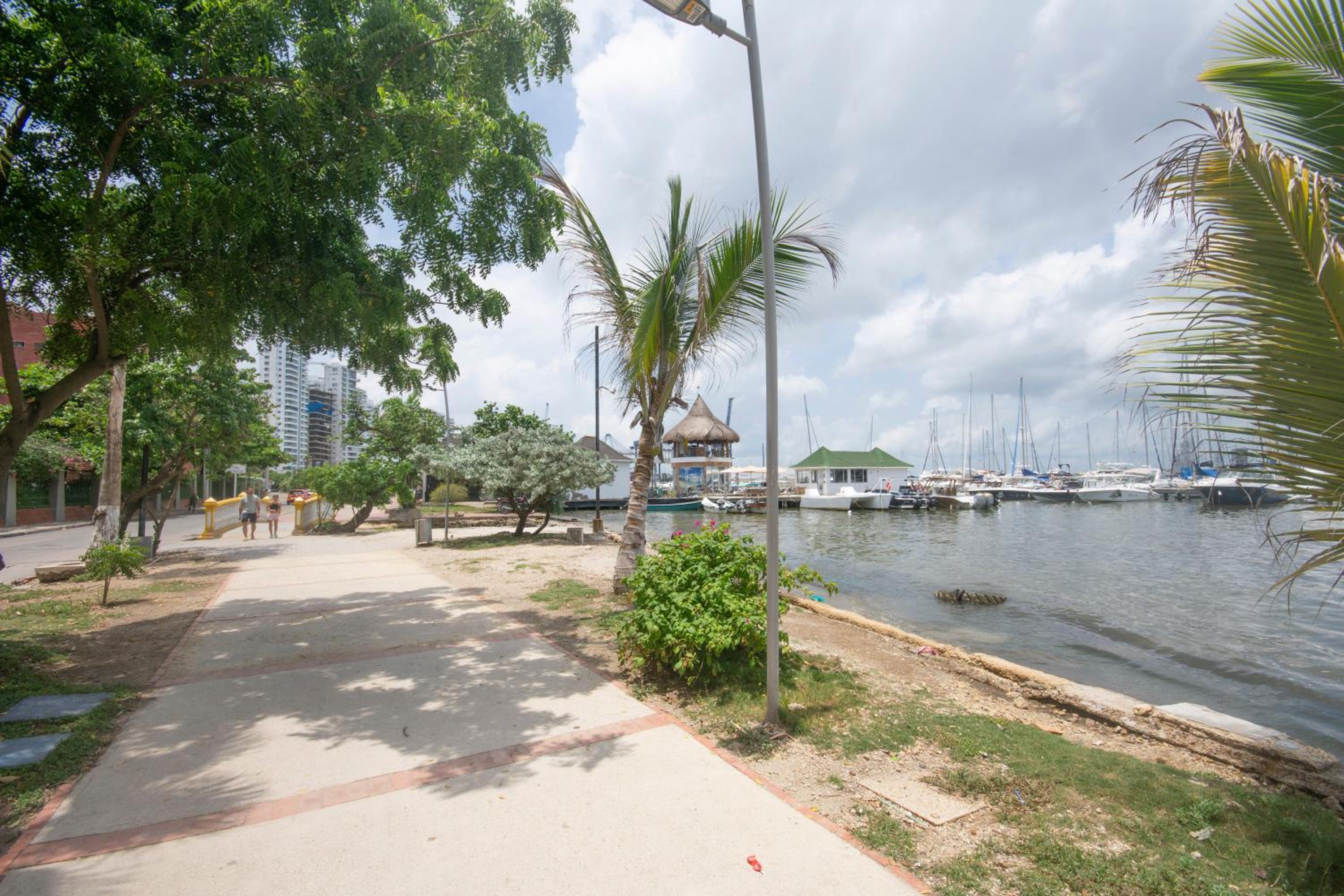 Verano Azul - Confortable apartamento completo con ubicación preferencial - Bahia de Manga - a un paso del centro histórico y Getsemaní