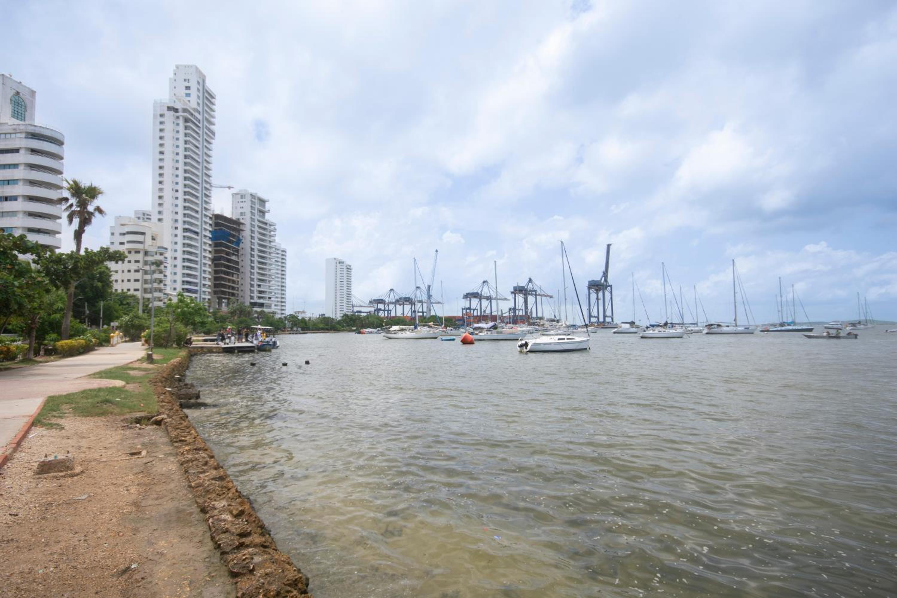 Verano Azul - Confortable apartamento completo con ubicación preferencial - Bahia de Manga - a un paso del centro histórico y Getsemaní