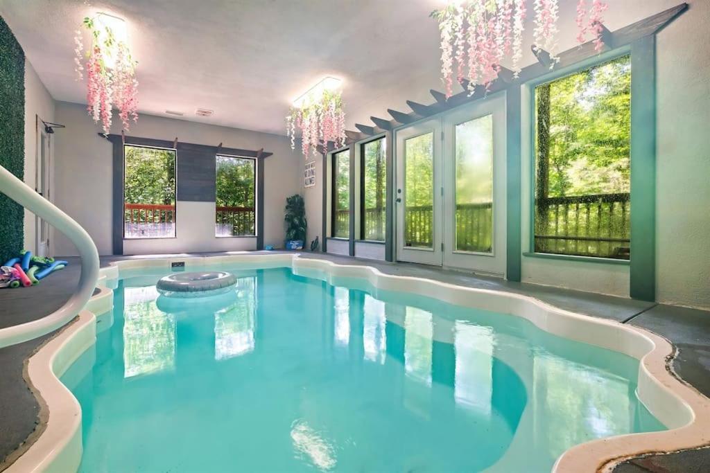Wet & Wilderness - Luxe Indoor Pool Cabin-3 Kings-BunkRm-GameRm-HotTub view 4