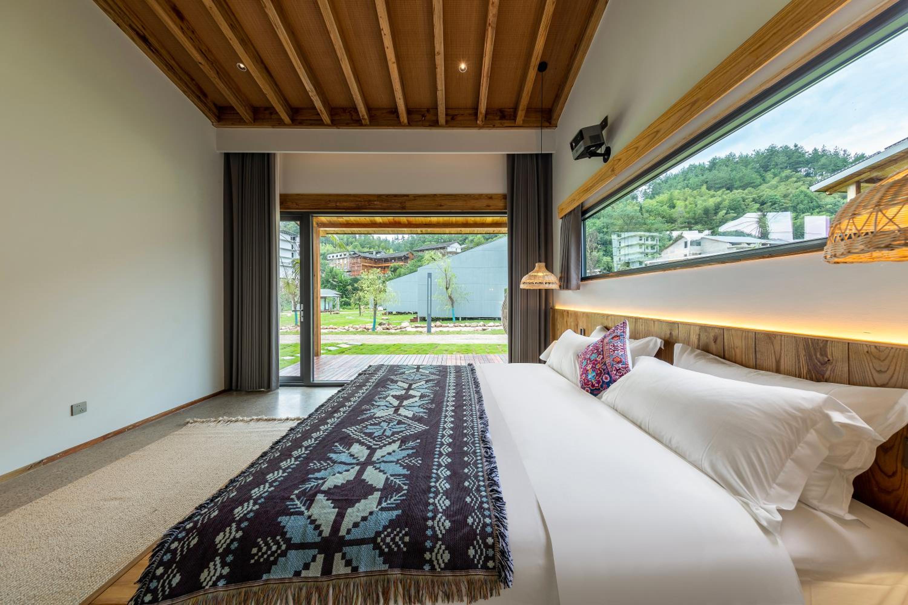 Zhangjiajie Yexi Riverside Holiday Camp