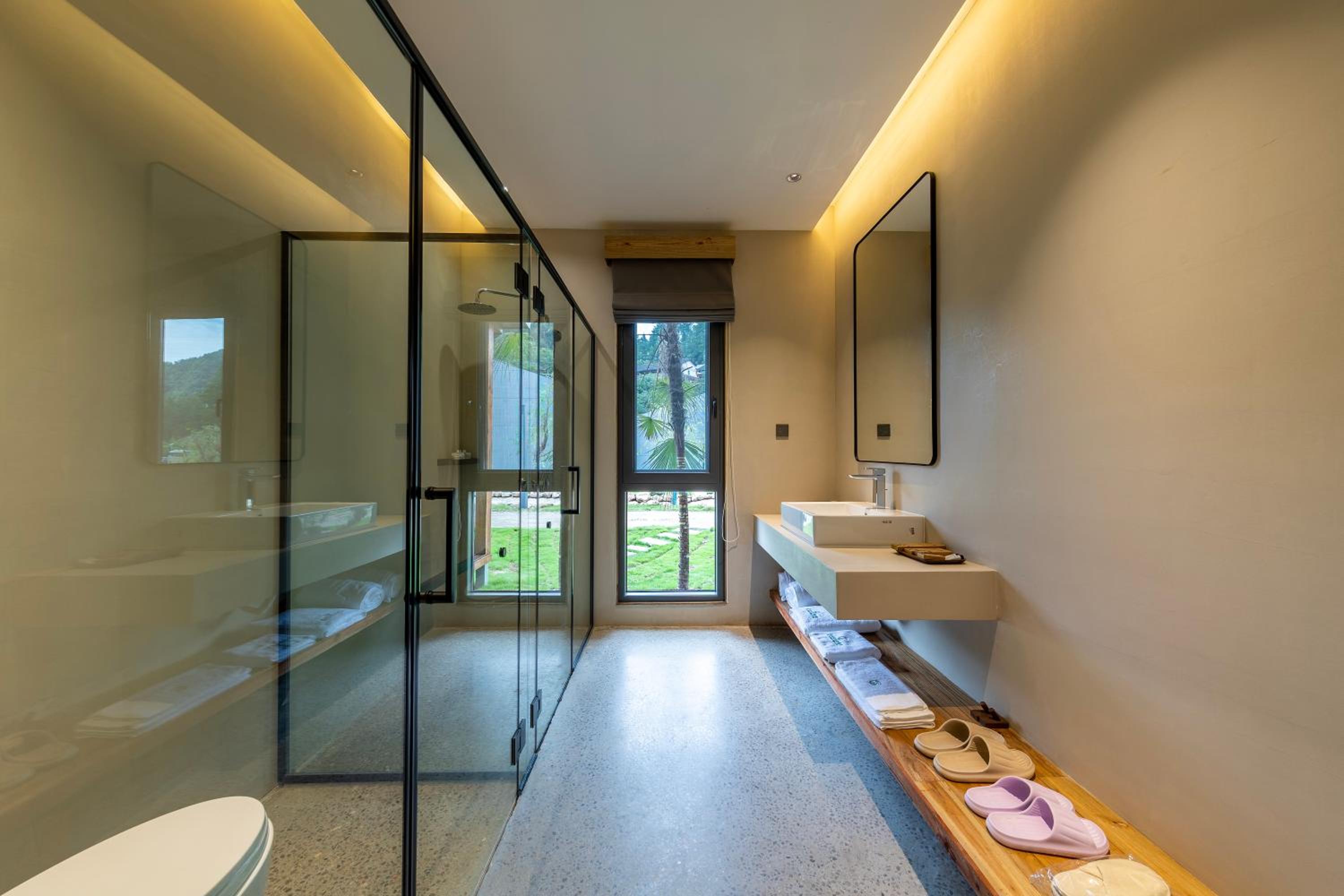 Zhangjiajie Yexi Riverside Holiday Camp