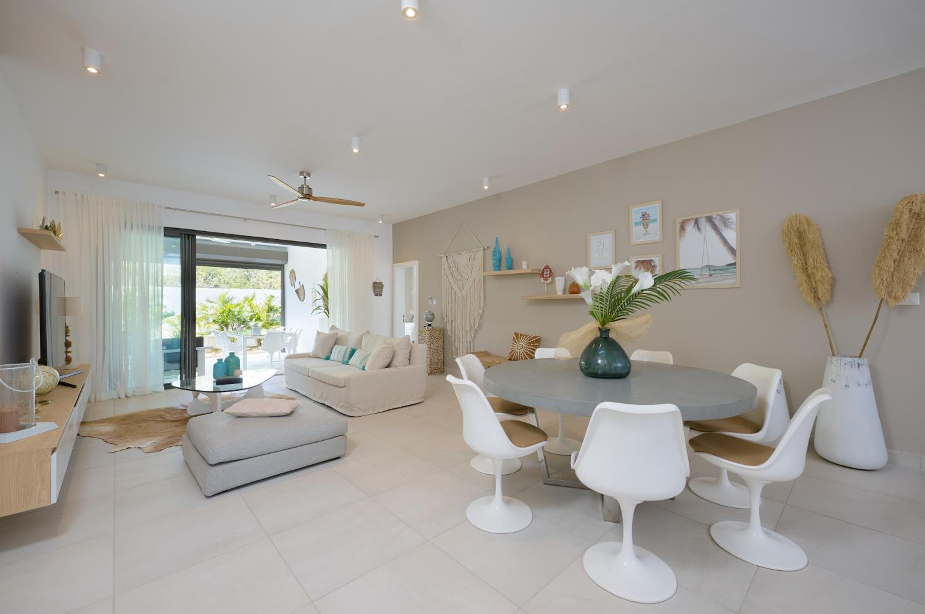 Pointe aux Canonniers Beach Luxury Apartment view 5