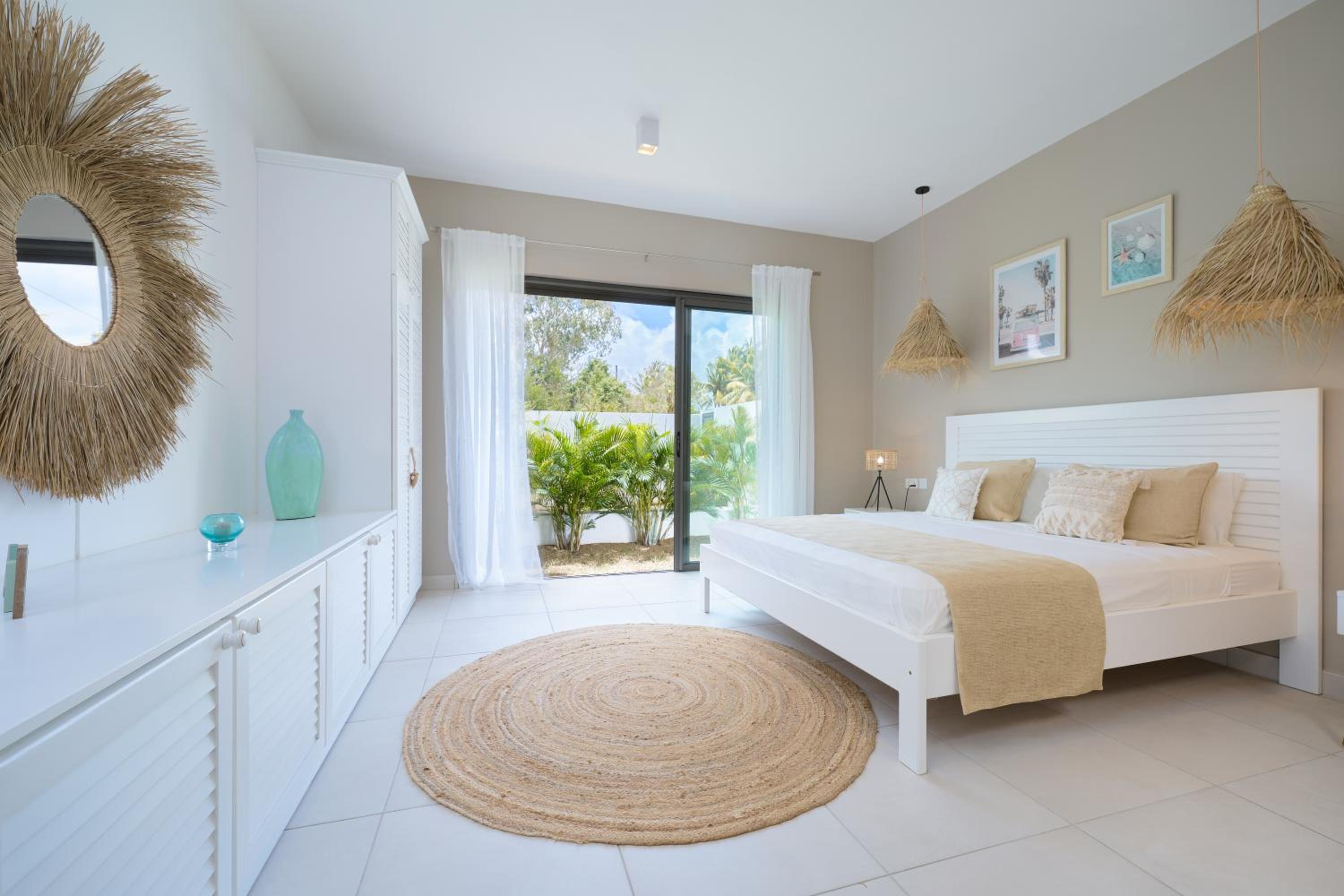 Pointe aux Canonniers Beach Luxury Apartment view 3