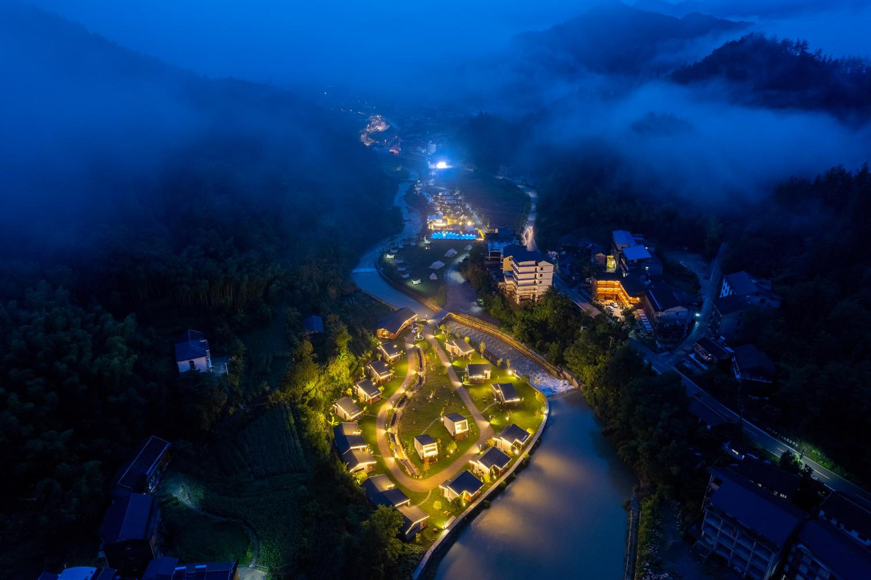 Zhangjiajie Yexi Riverside Holiday Camp