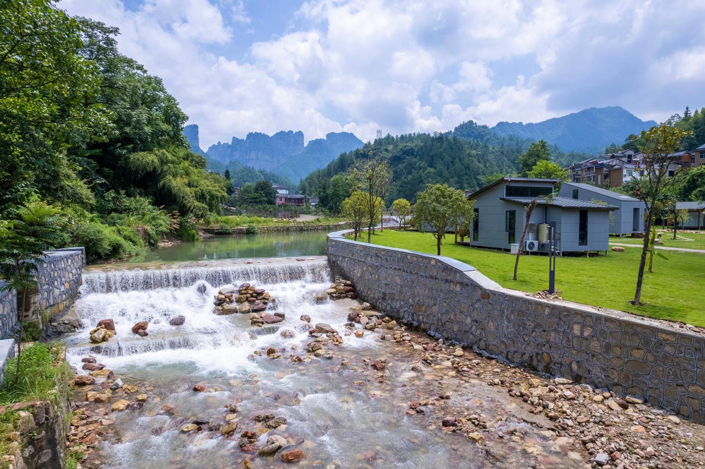 Zhangjiajie Yexi Riverside Holiday Camp
