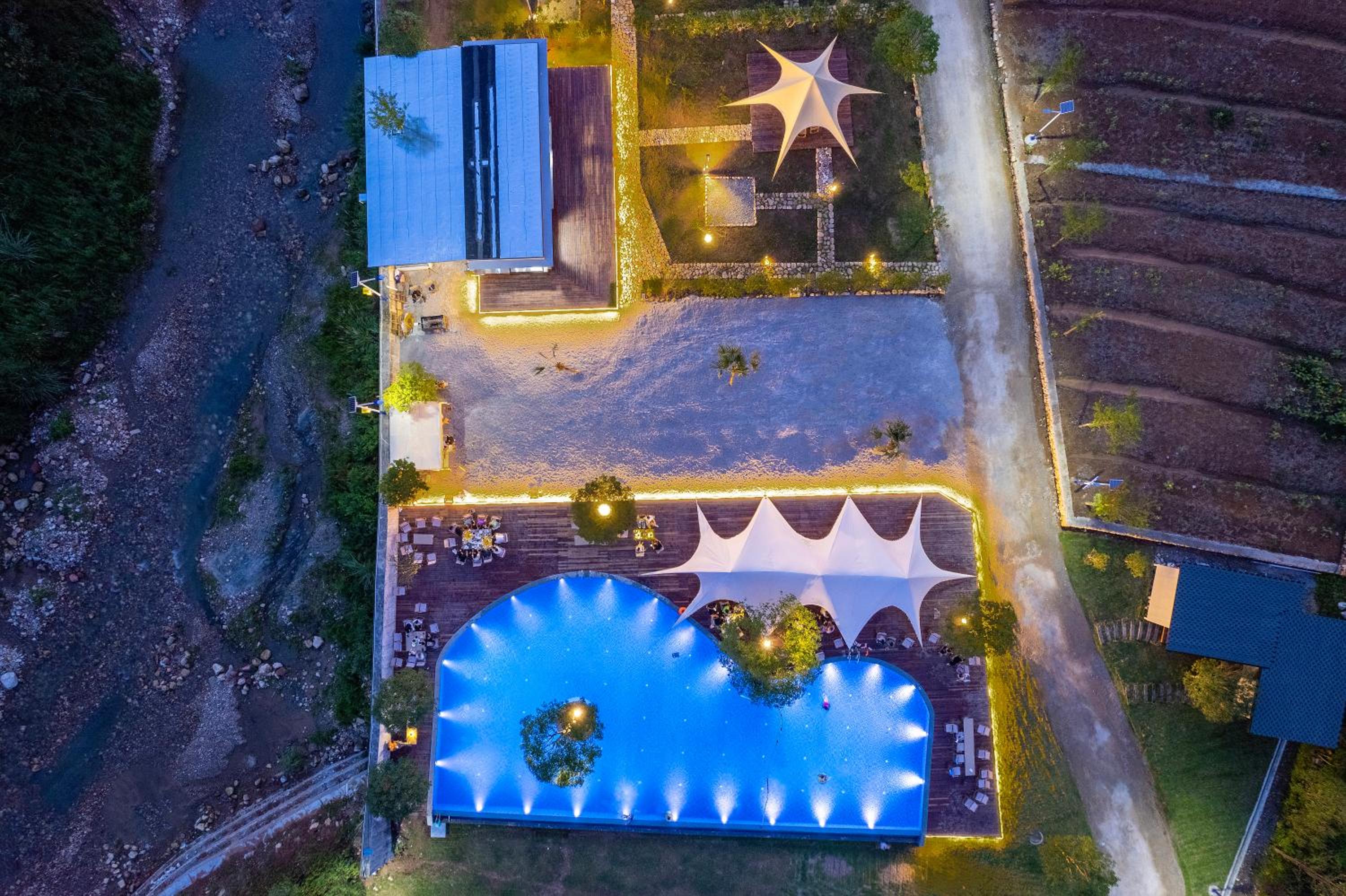 Zhangjiajie Yexi Riverside Holiday Camp