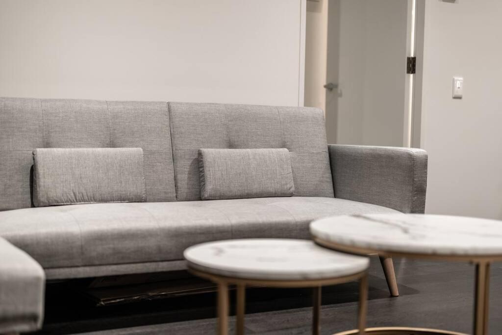 Stay in Chic 2BR Apt best in City