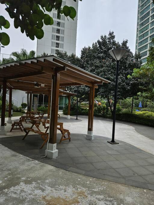Resort 3BR CBD Kuningan, Near to LRT, Busway and Mall view 3