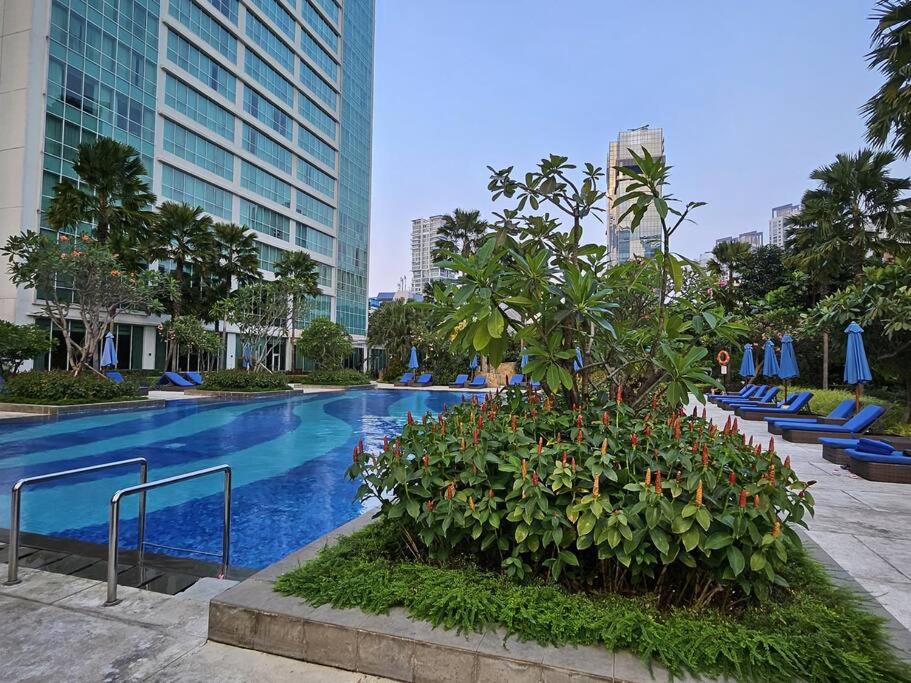 Resort 3BR CBD Kuningan, Near to LRT, Busway and Mall view 5