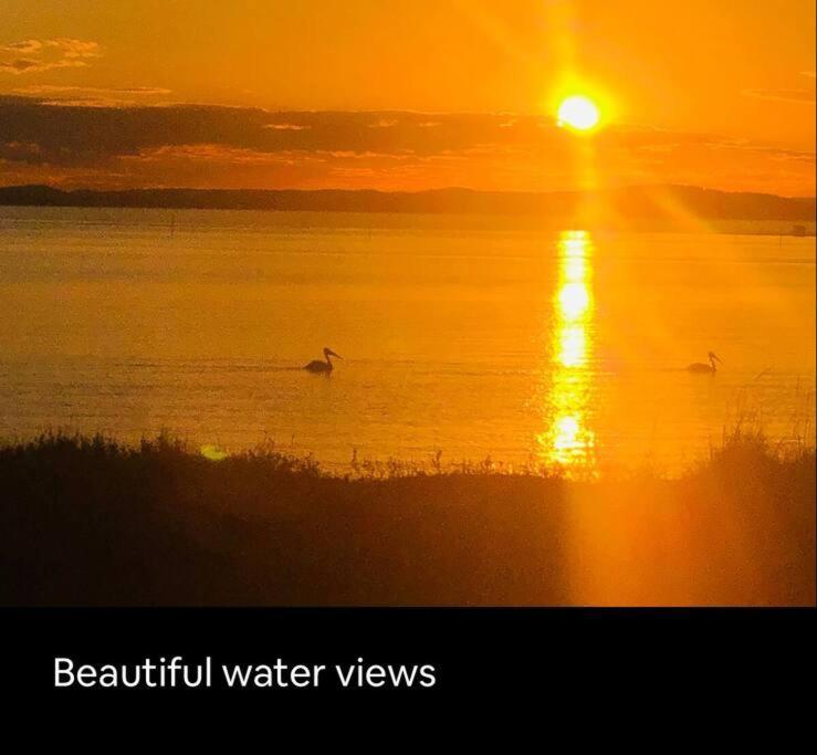 Sunset Beach House 100mtrs to the Beach 3 Bedroom