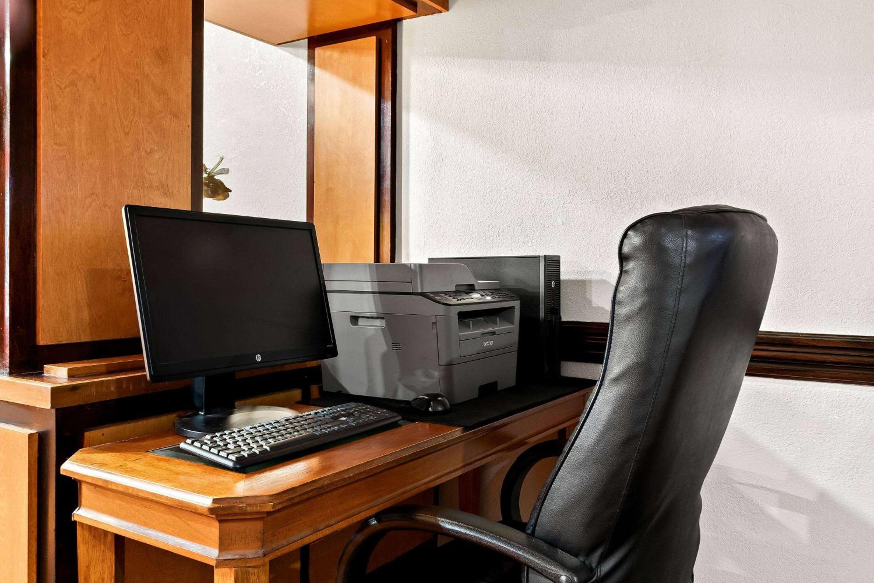 Detroit Vacations - Days Inn  Suites by Wyndham Warren - Property Image 1