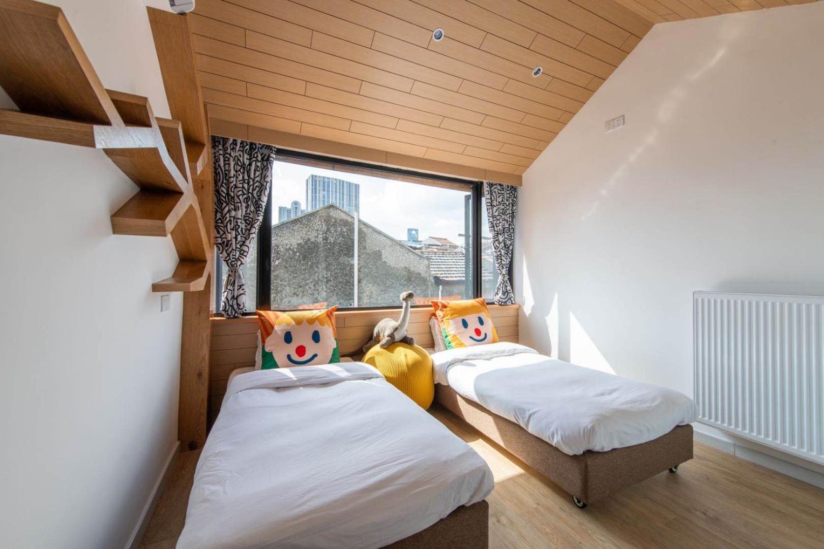 Shanghai Hills & Aromahome Terrace Loft with 4K projector clsoe to line 9&12