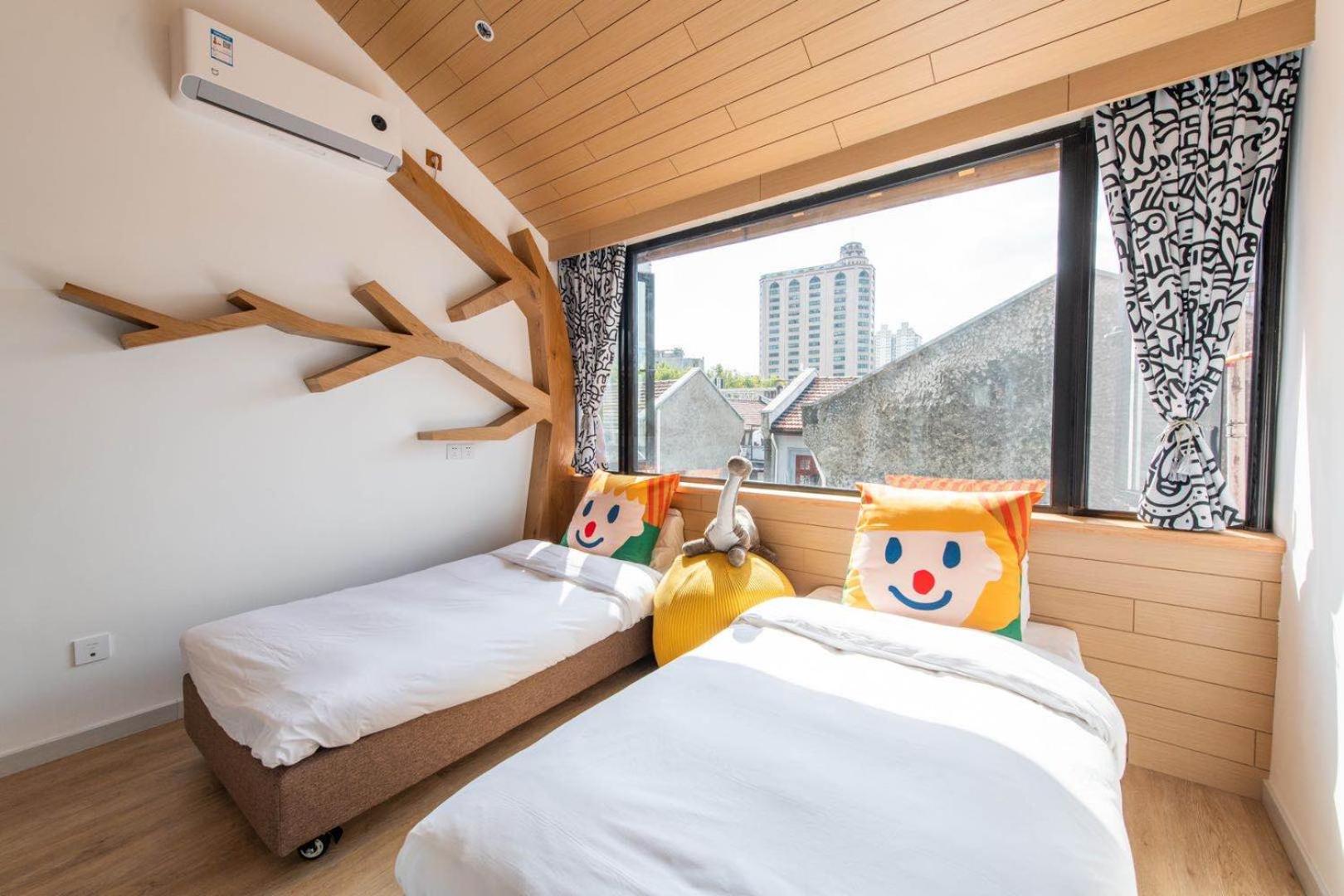 Shanghai Hills & Aromahome Terrace Loft with 4K projector clsoe to line 9&12