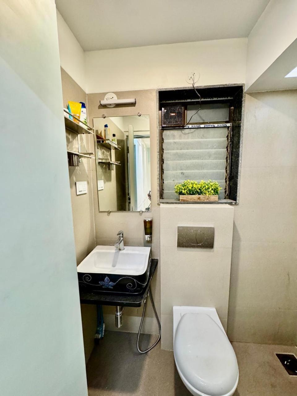 Pixiestays Goregaon West view 5
