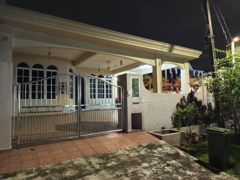 1 Jalan Jaya 7, walking distance to HUKM
