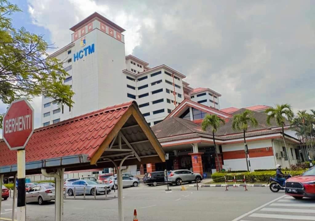 1 Jalan Jaya 7, walking distance to HUKM