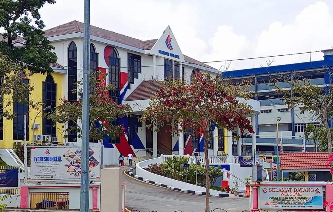 1 Jalan Jaya 7, walking distance to HUKM