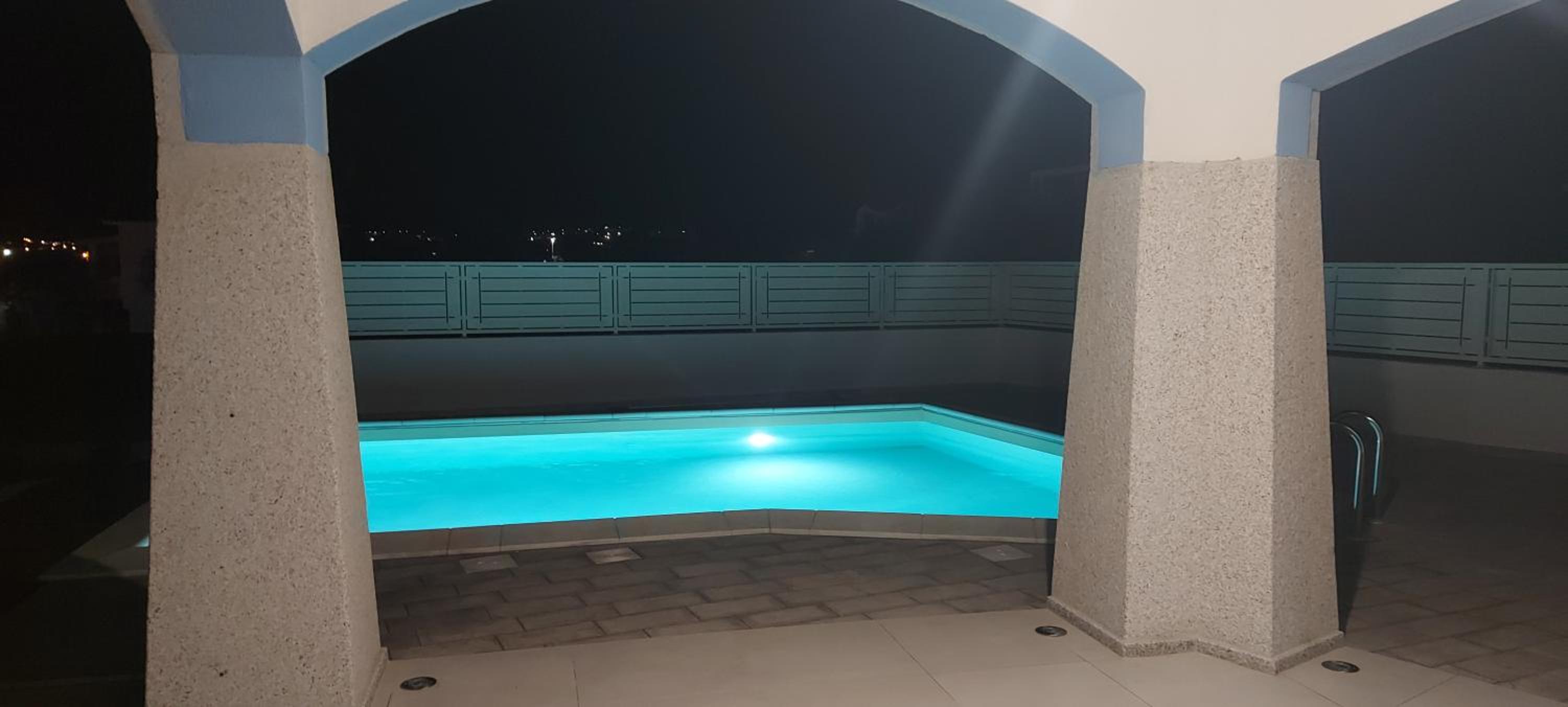 Villa con piscina photo 3