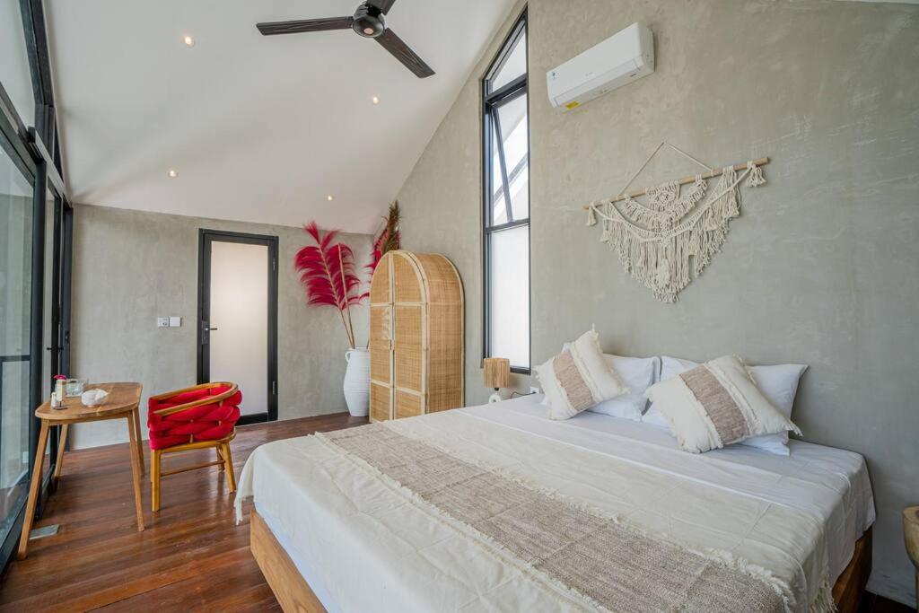 Bold Paradise - 4BR Villa in Kerobokan view 3