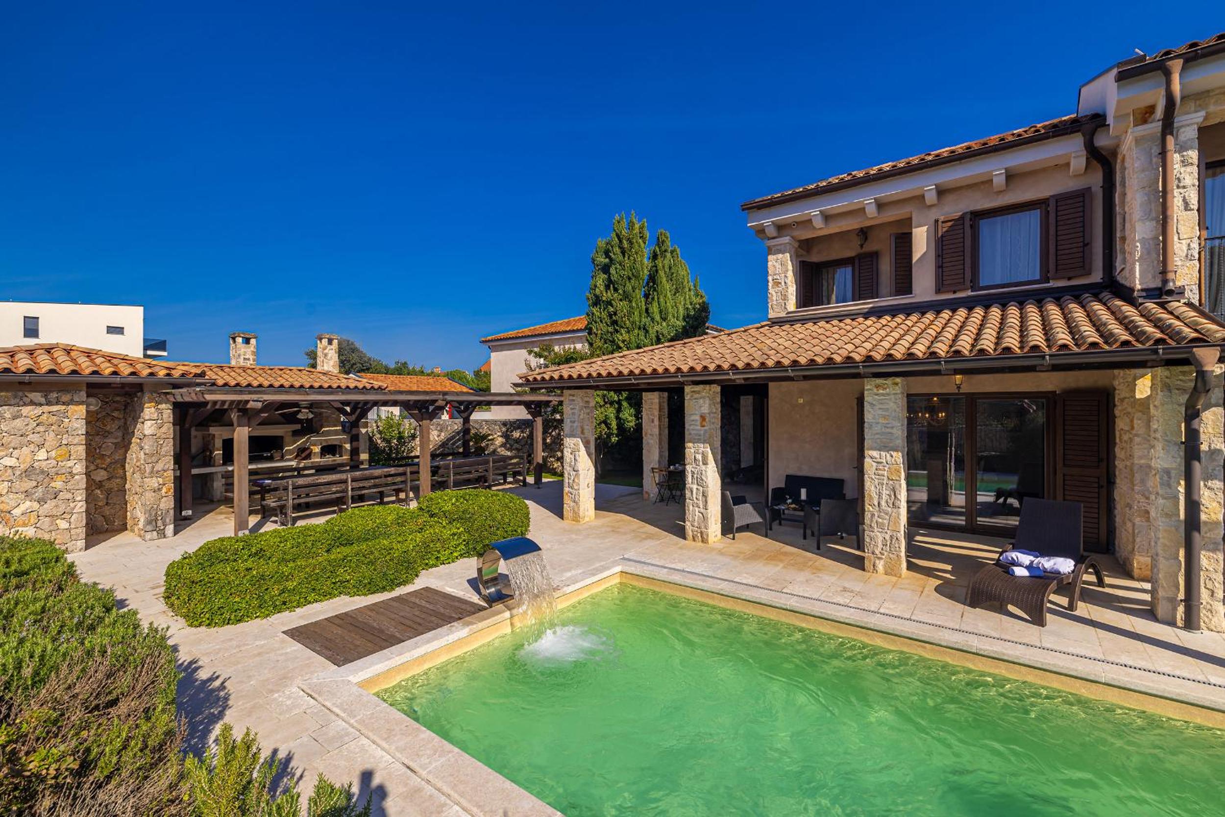 Holiday house SEASCAPE I with private pool and spacious garden view 3