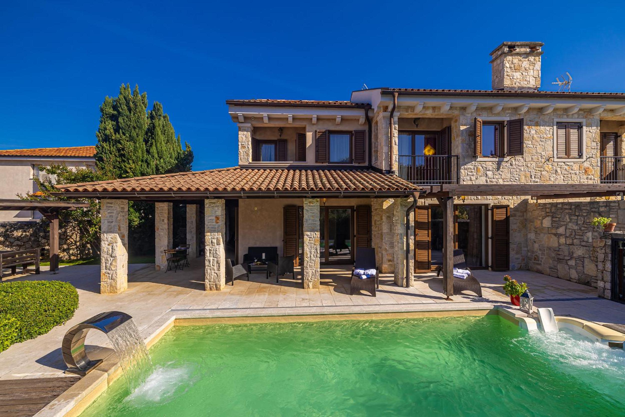 Holiday house SEASCAPE I with private pool and spacious garden view 5