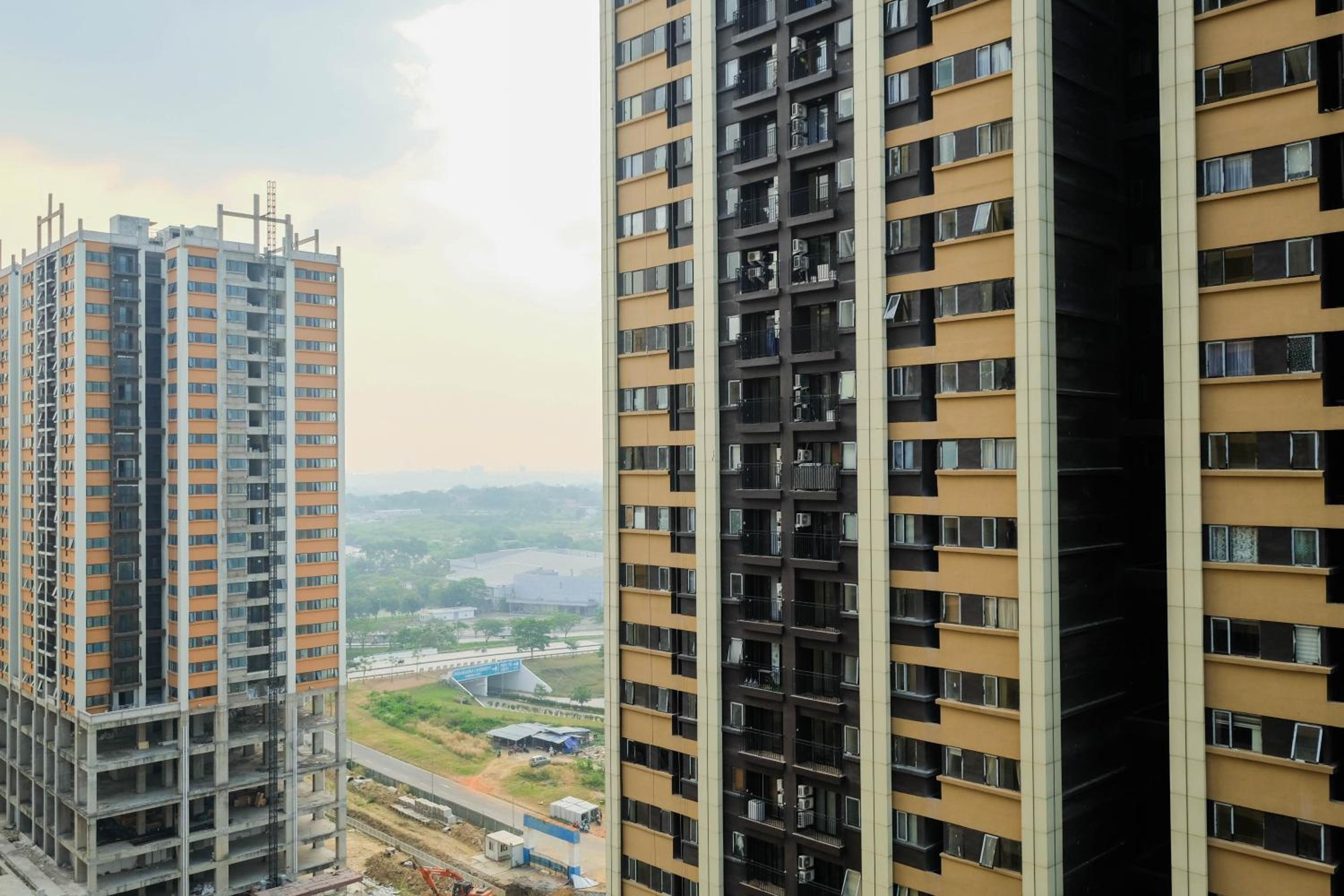 Cozy 2BR at Meikarta Apartment By Travelio view 2