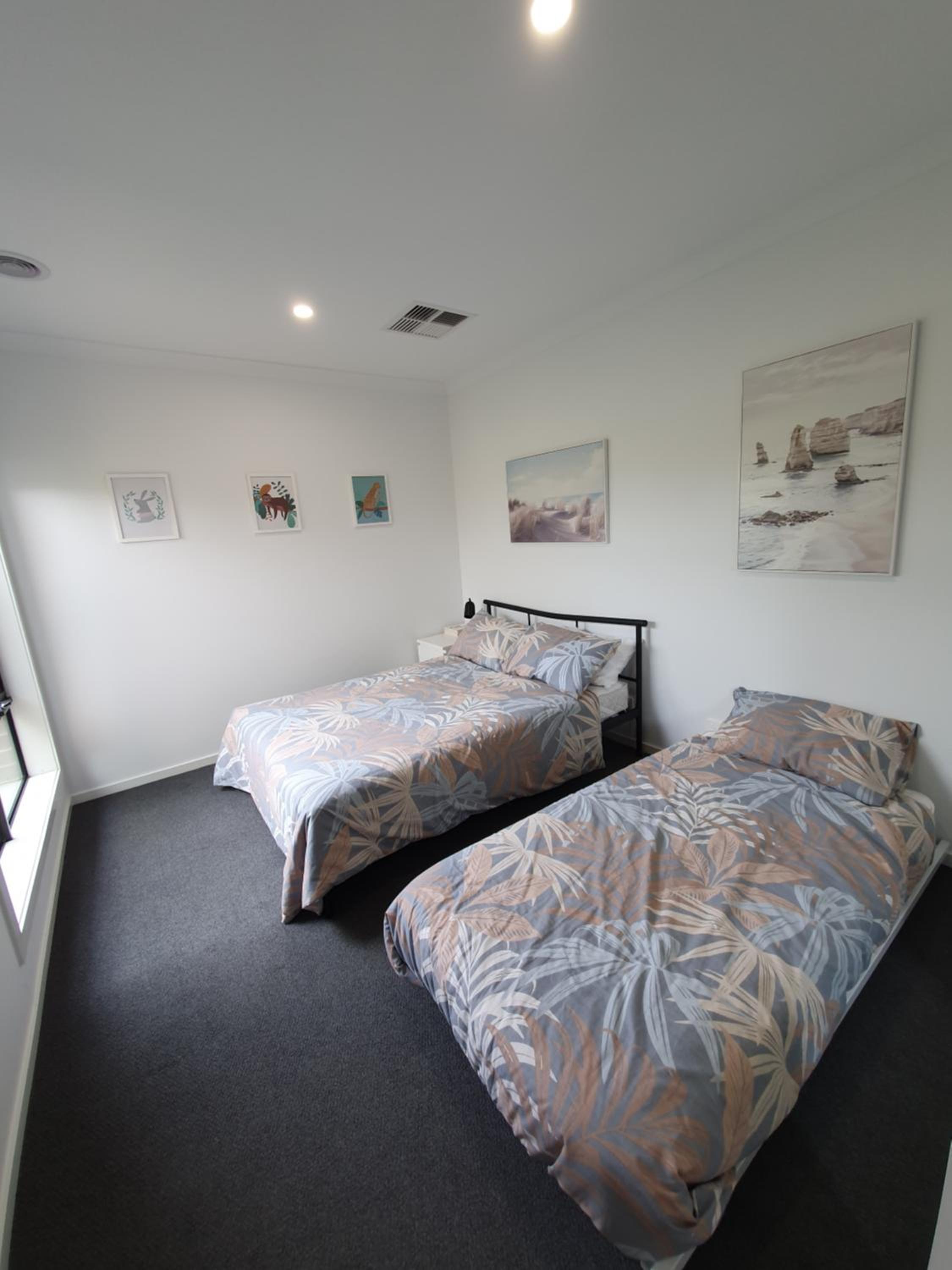 Spacious 3-bedroom home close to town and beach