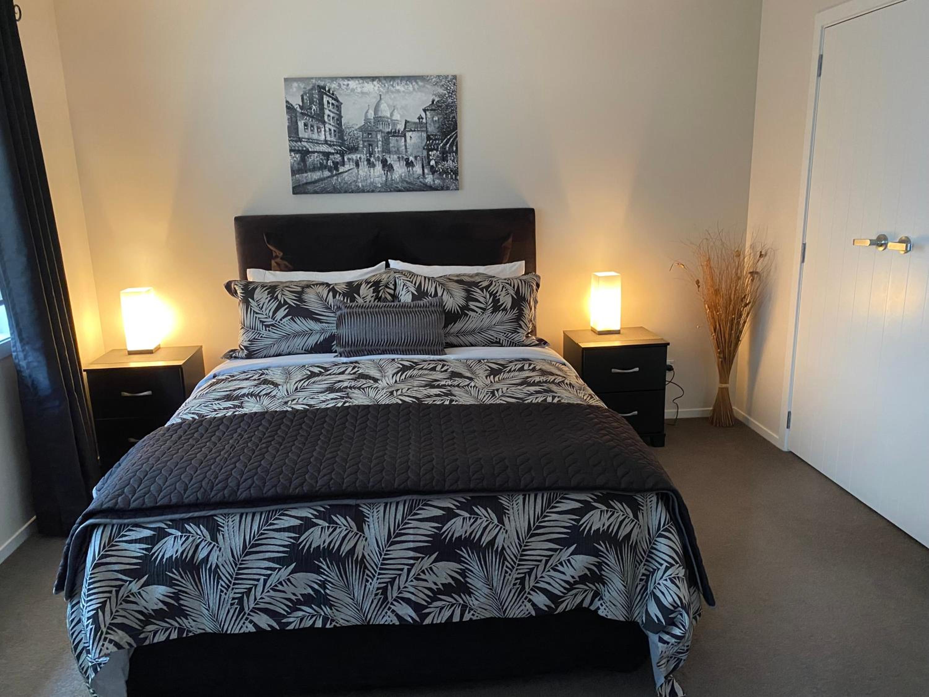 Ihimaera Suite 1 or 2 brm River Garden Cambridge with Complimentary Continental Breakfast