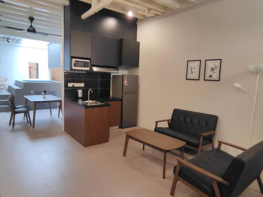 Heritage House 4BR with Dipping Pool, Central Location Near Street Art 45 photo 3