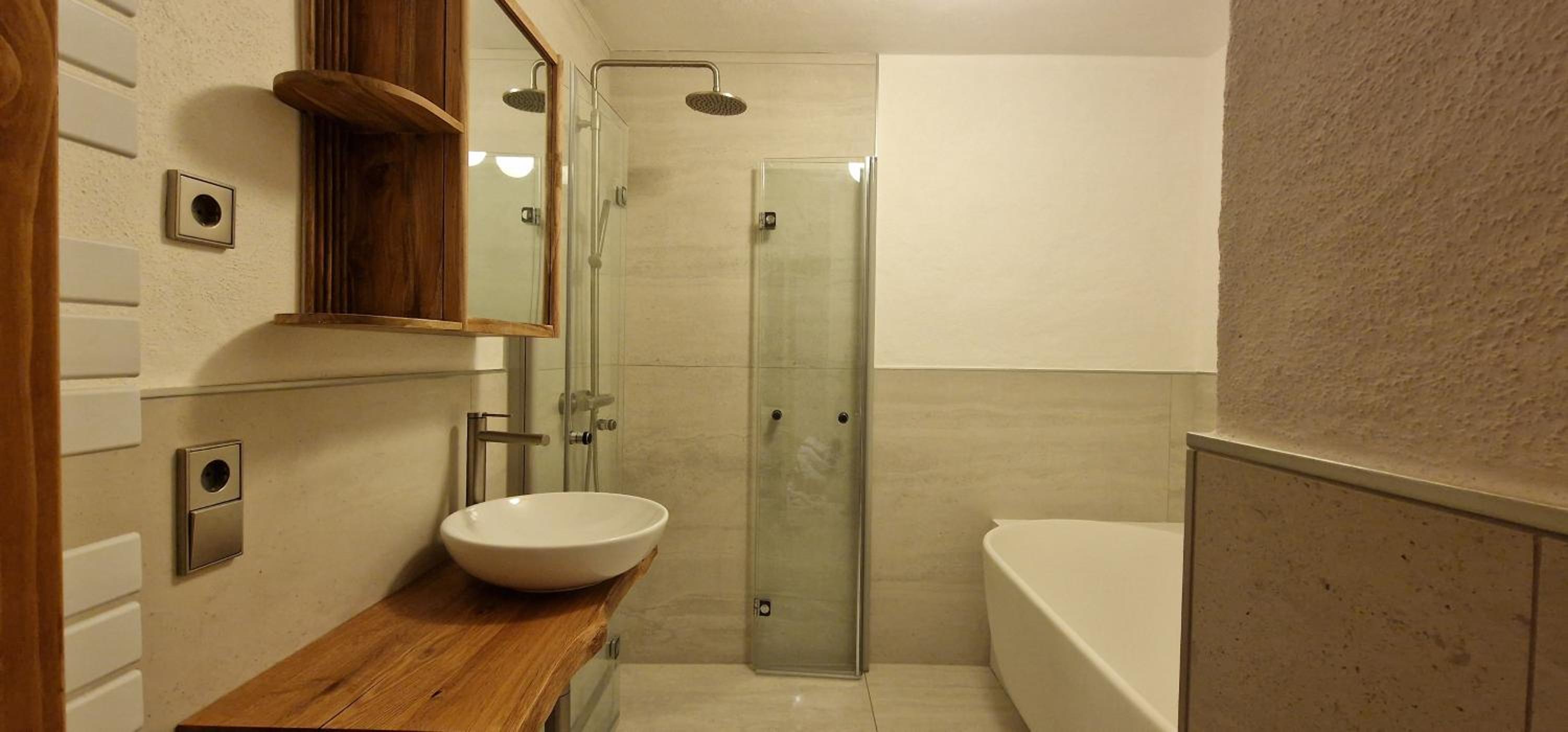 Chalet Alpl - Ferienwohnung Waldblick mit Sauna, Kamin & Whirlwanne
