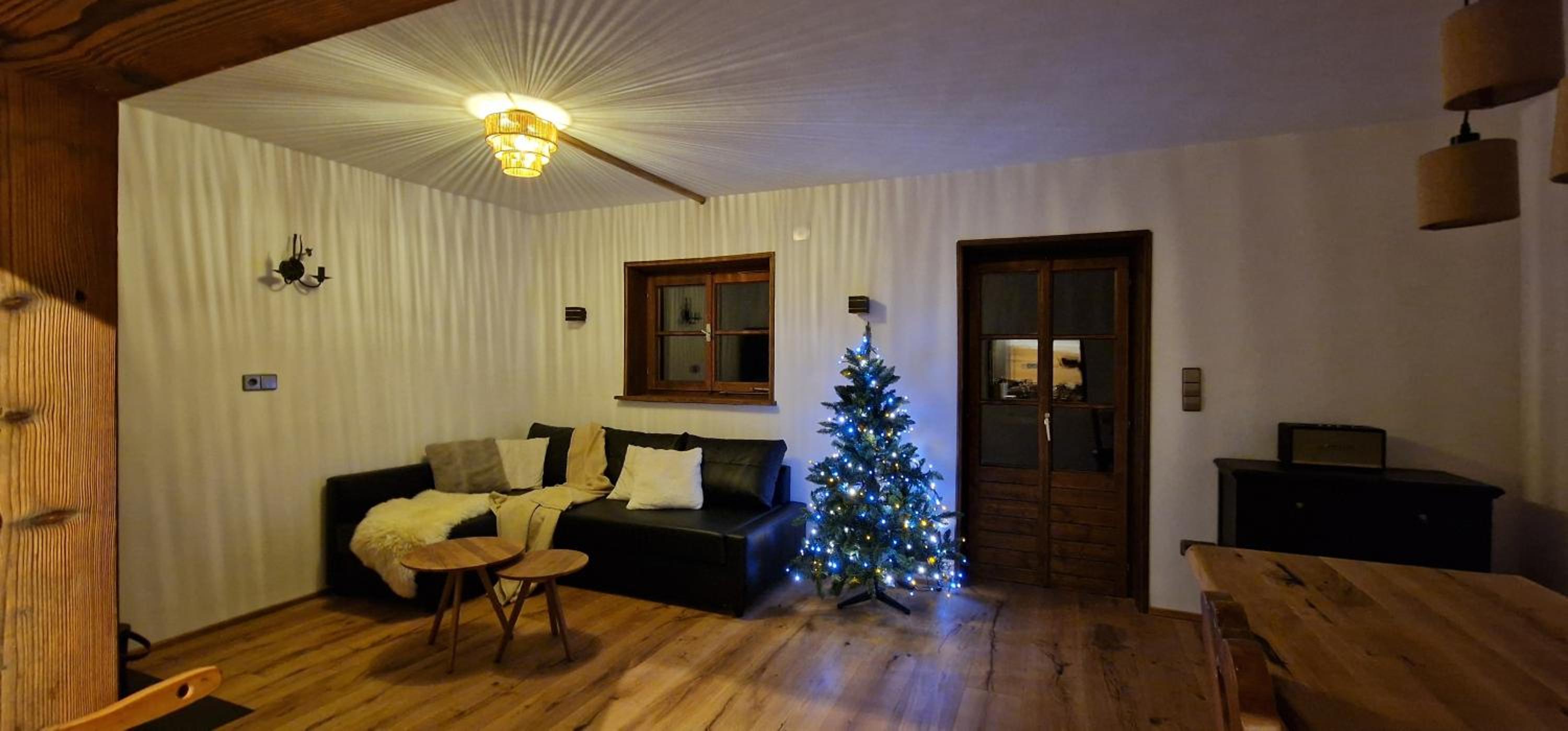Chalet Alpl - Ferienwohnung Waldblick mit Sauna, Kamin & Whirlwanne