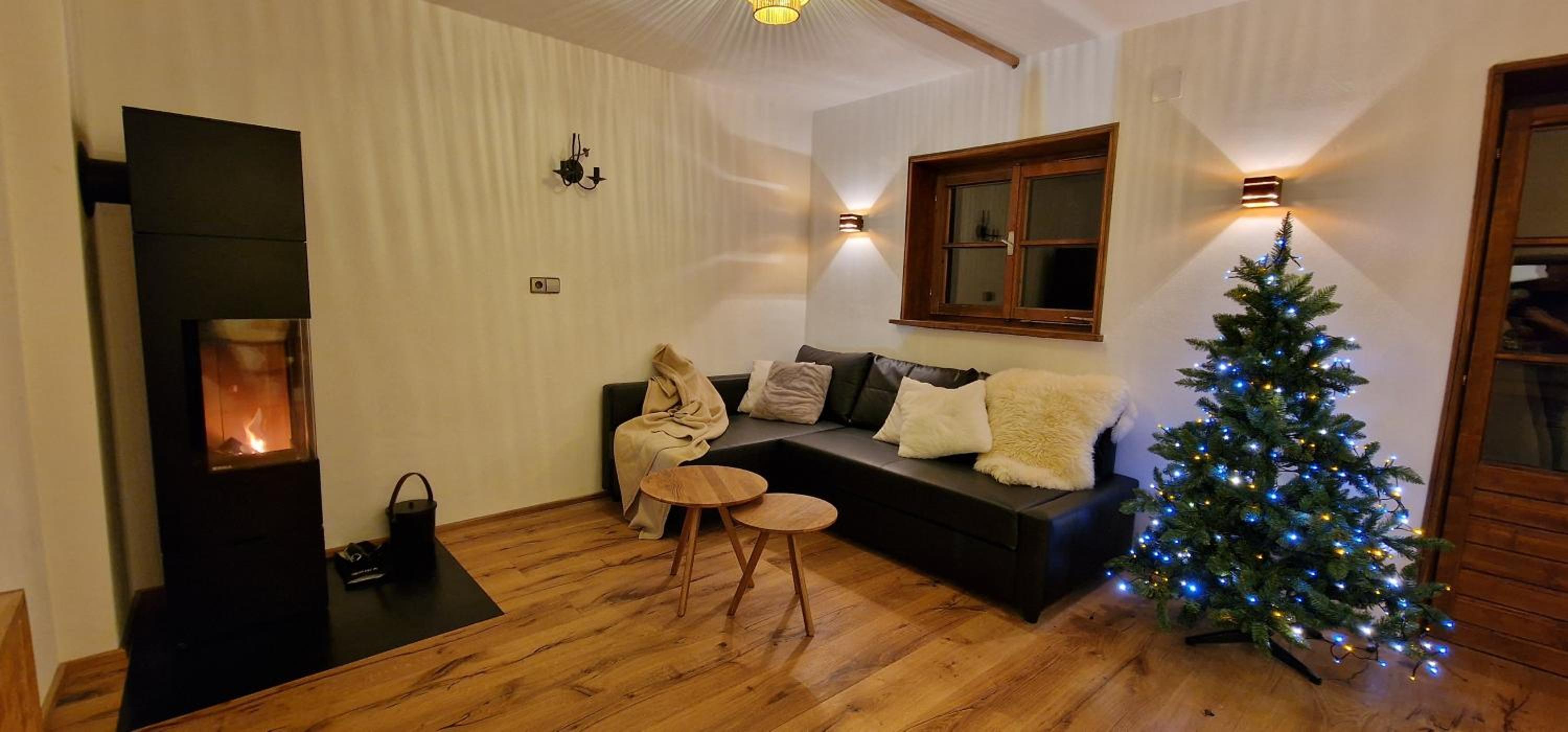 Chalet Alpl - Ferienwohnung Waldblick mit Sauna, Kamin & Whirlwanne