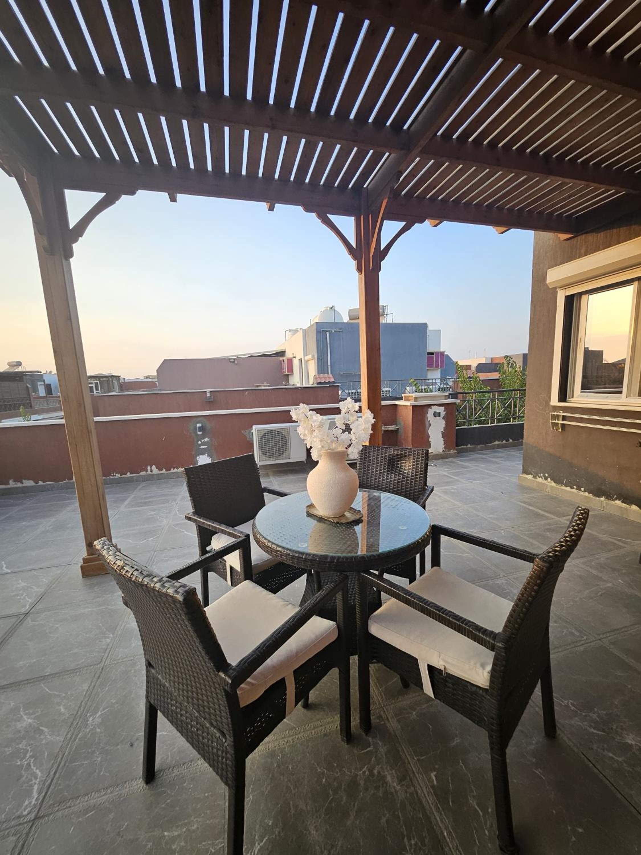 Beautiful guest suite Rooftop in Zayed