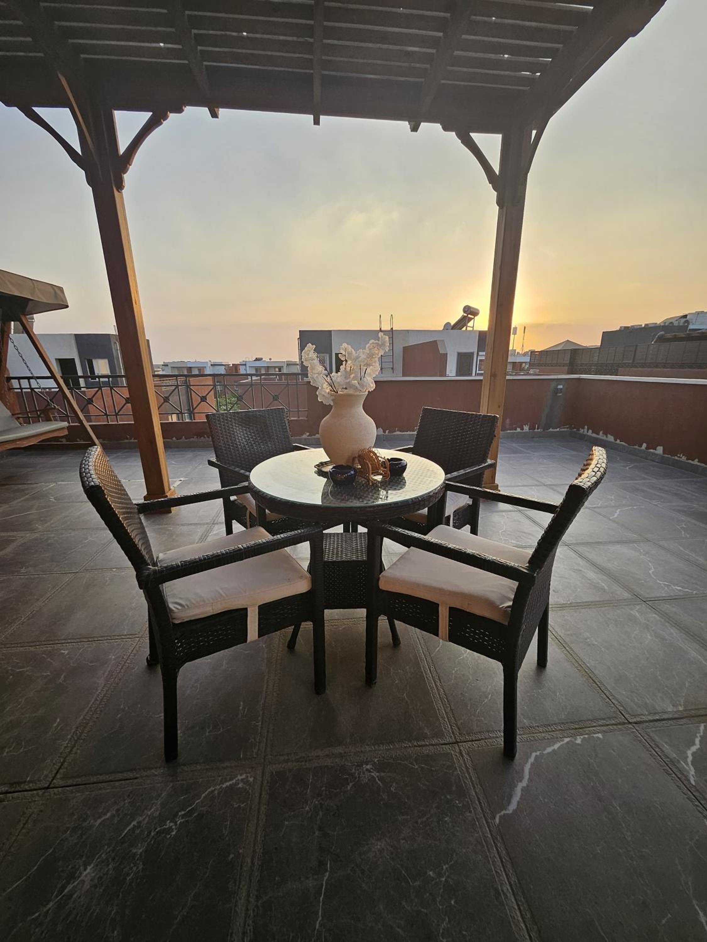 Beautiful guest suite Rooftop in Zayed