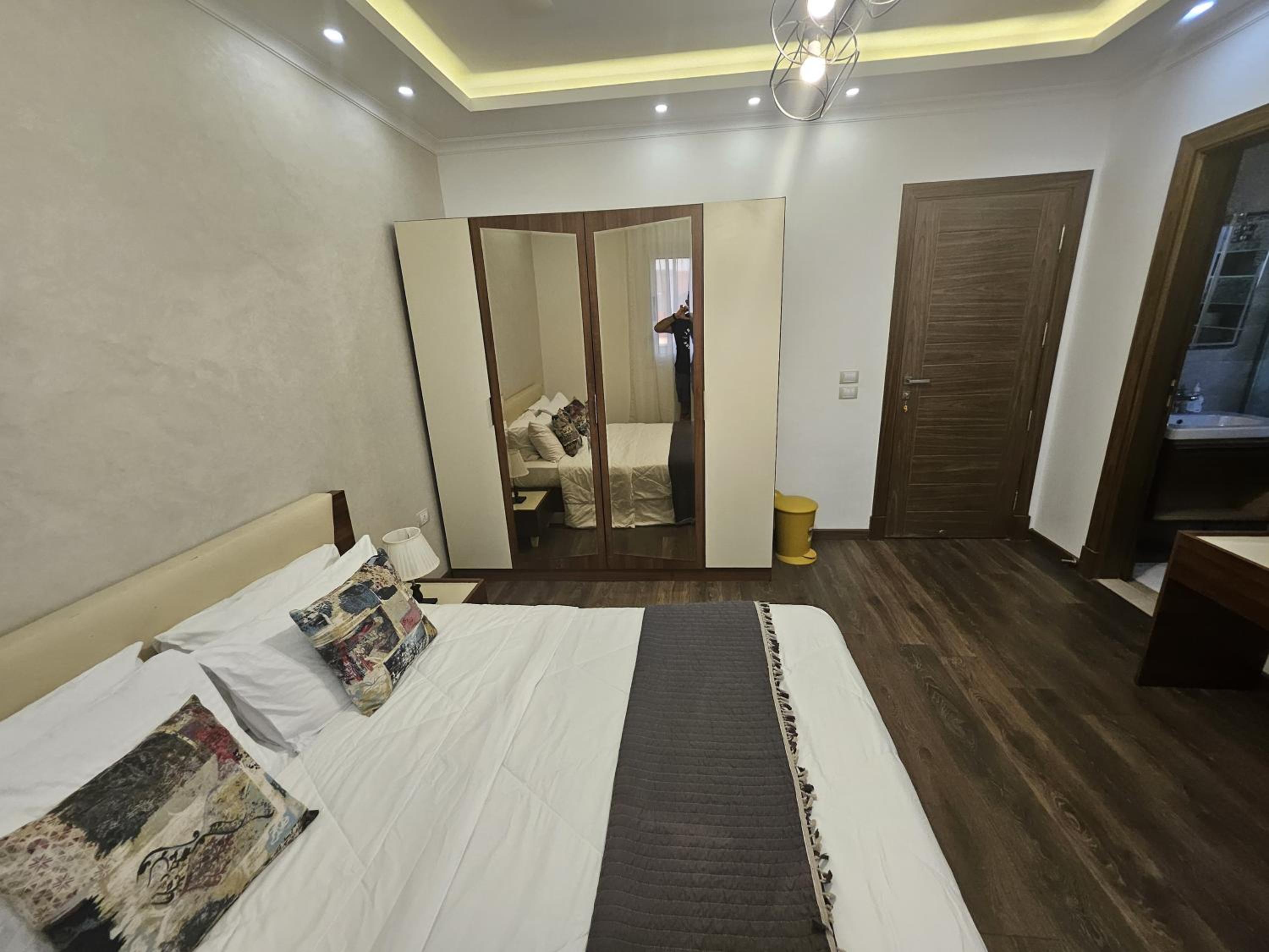 Beautiful guest suite Rooftop in Zayed