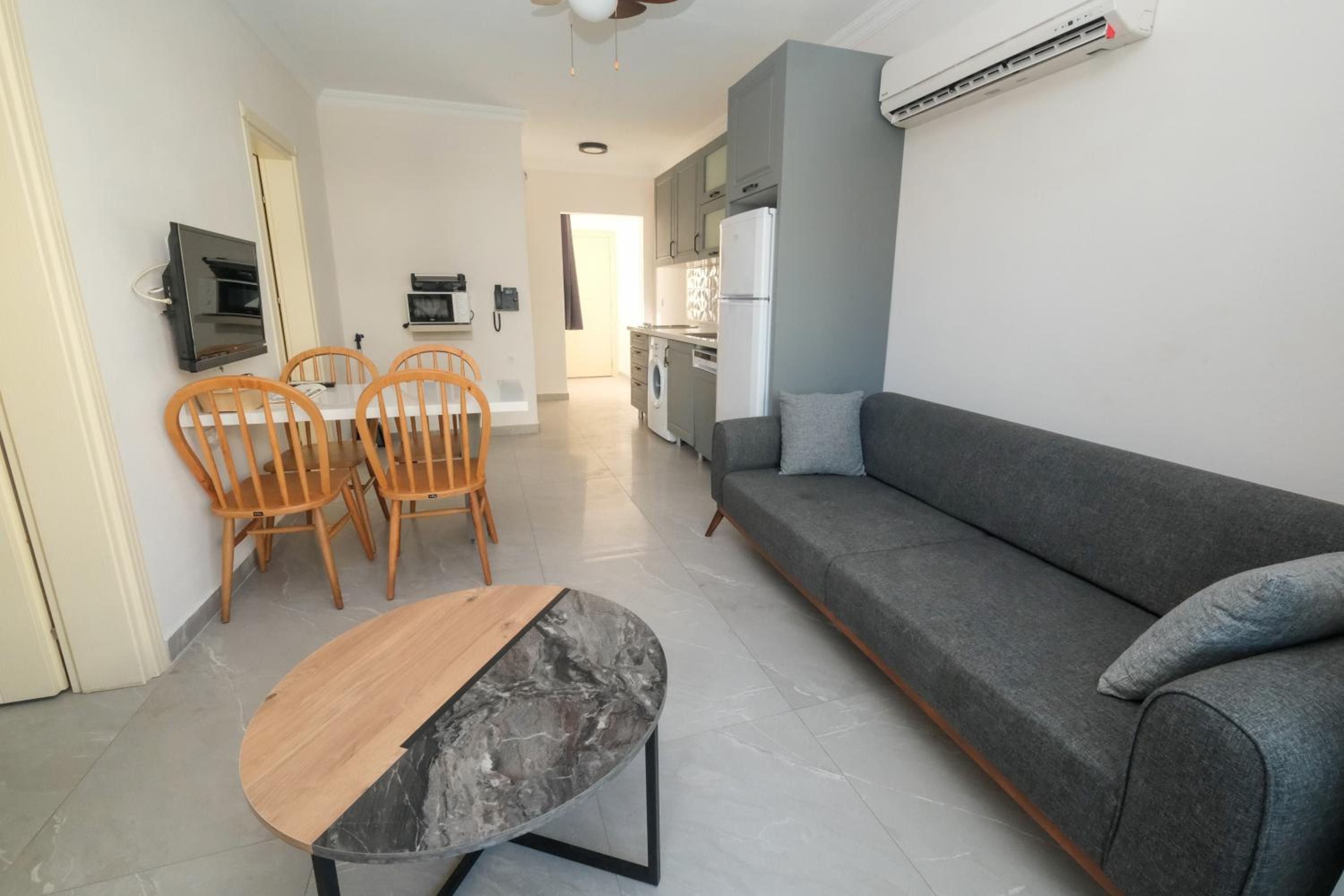 Diplomat Suites