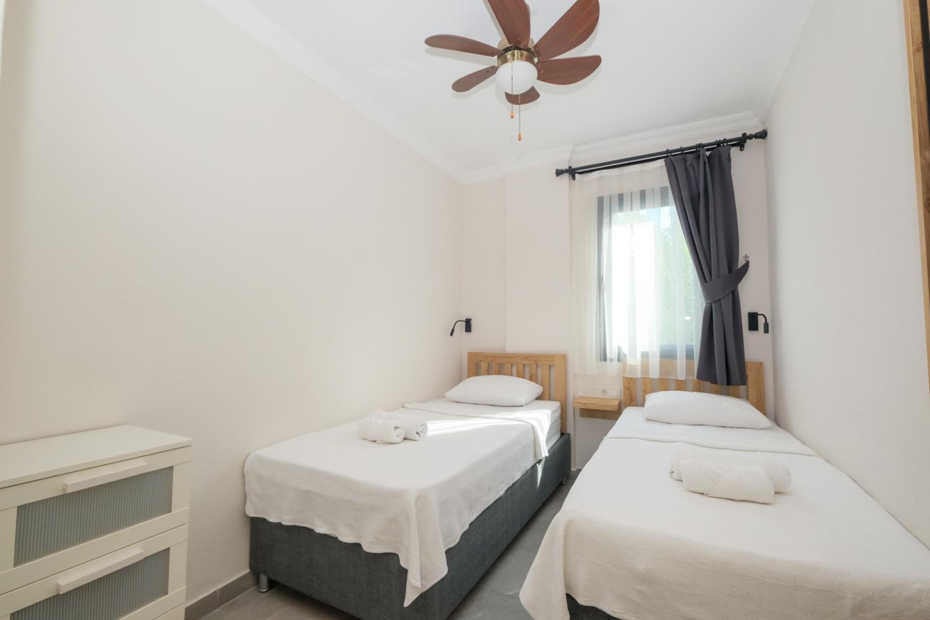 Diplomat Suites