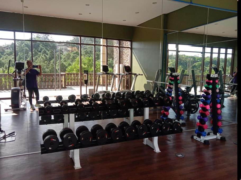 The Hideaway - Scenic Views in Crosswind Tagaytay