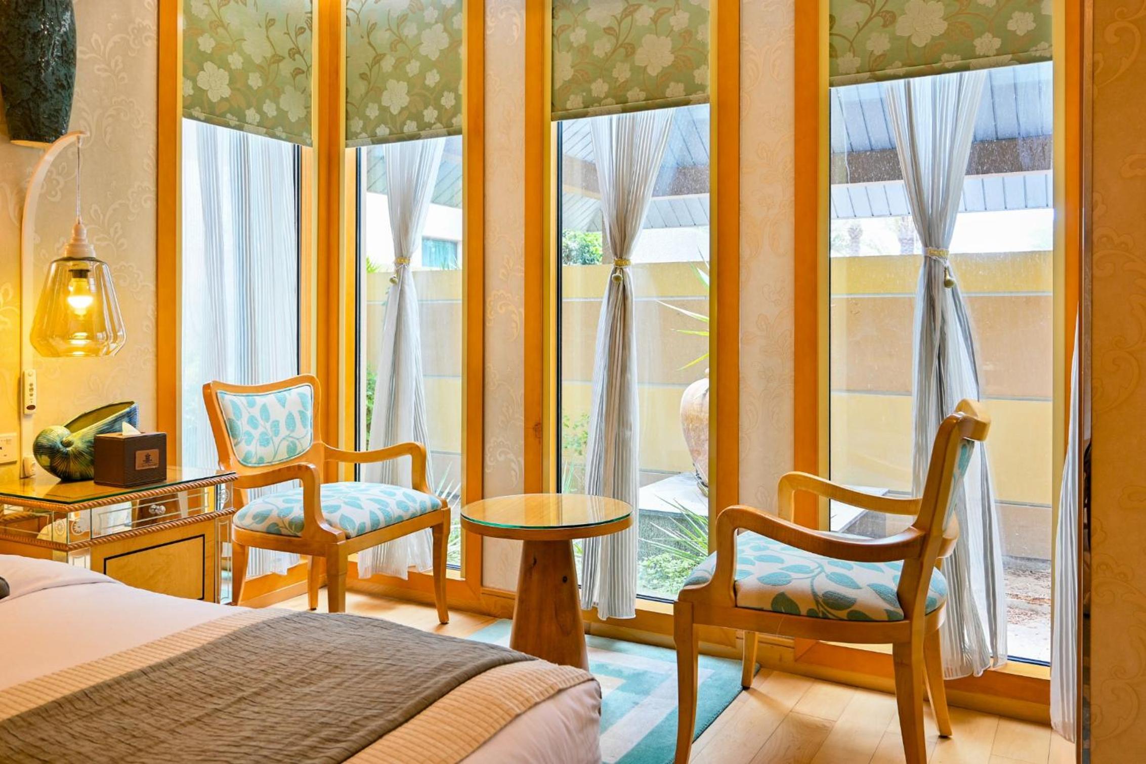 Palavra Resort