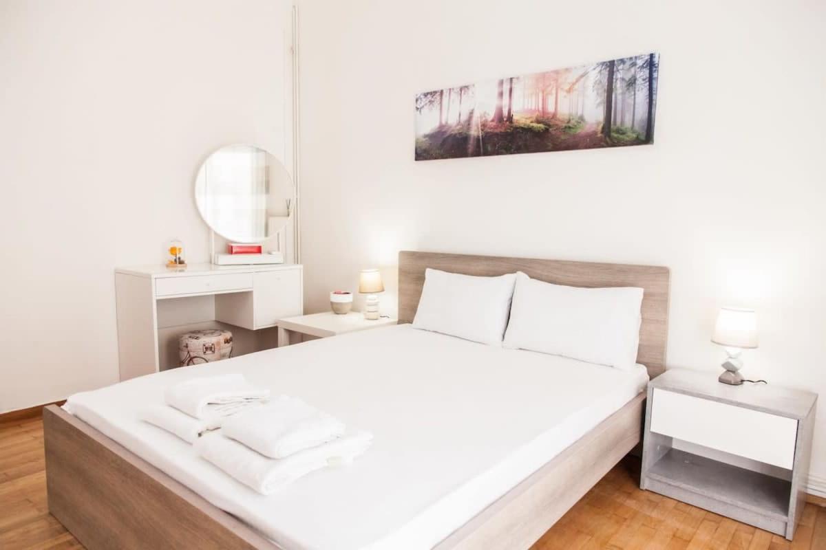 Cozy apartment near Stavros Niarchos Park