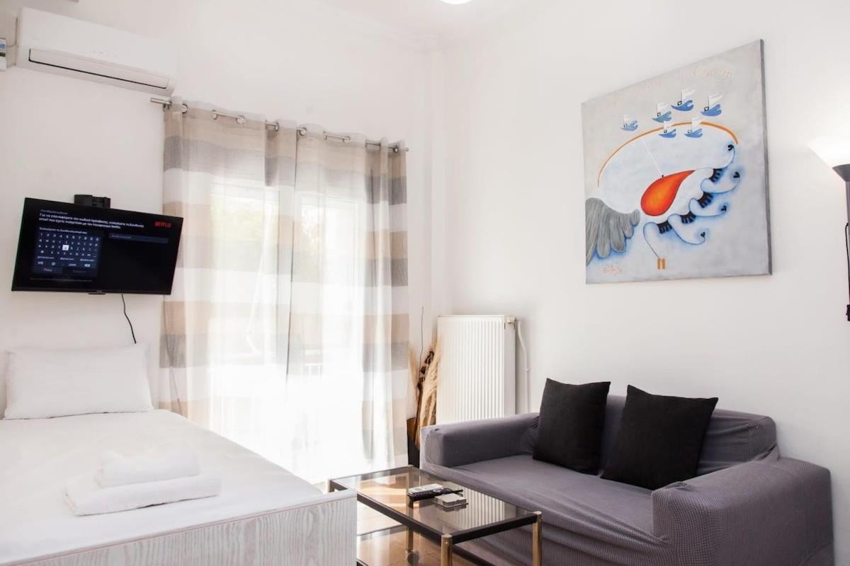 Cozy apartment near Stavros Niarchos Park