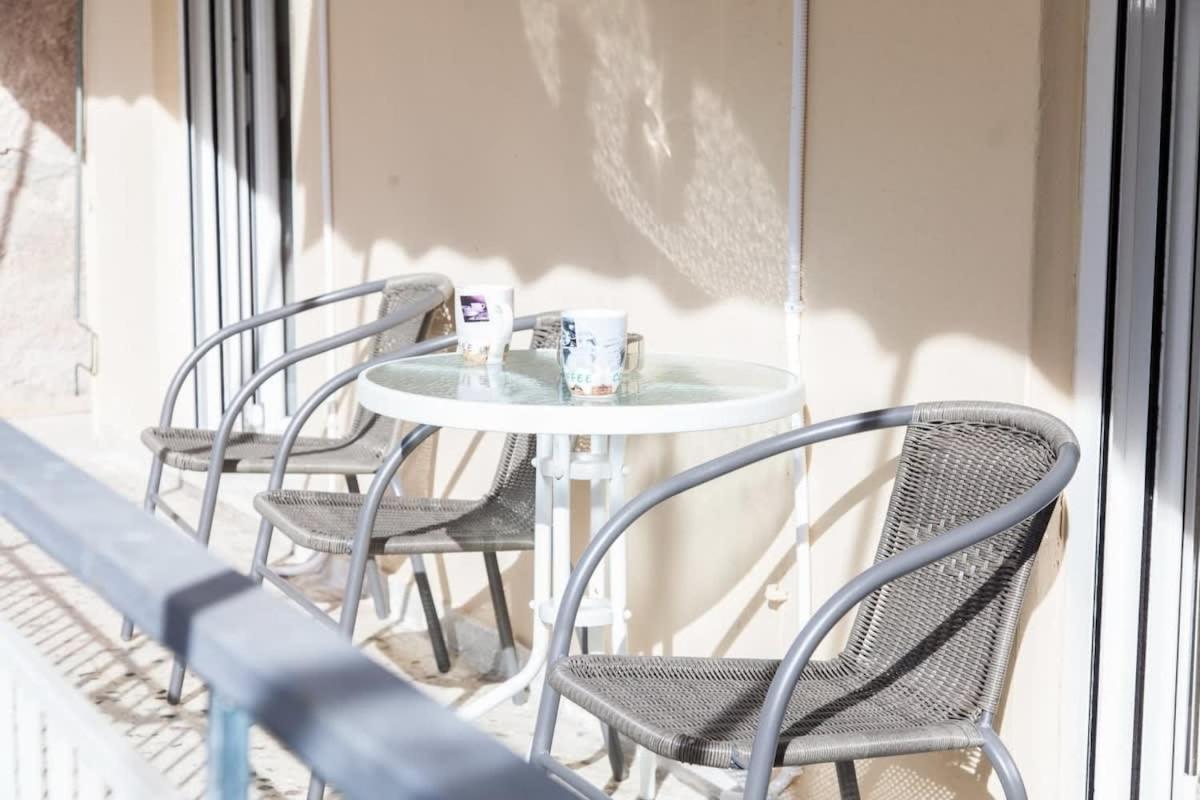 Cozy apartment near Stavros Niarchos Park