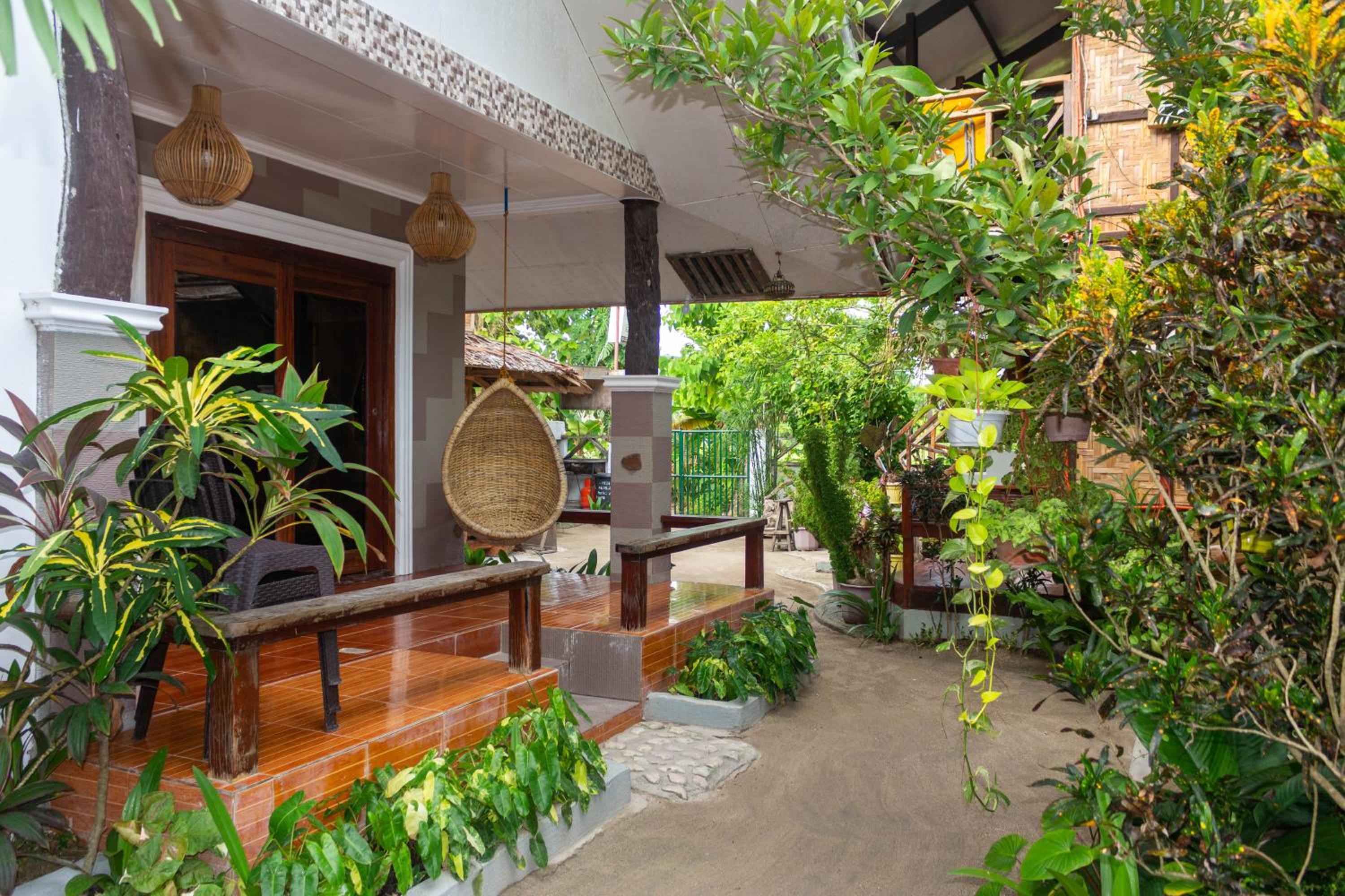 Edward Patrecia Pension House Siargao