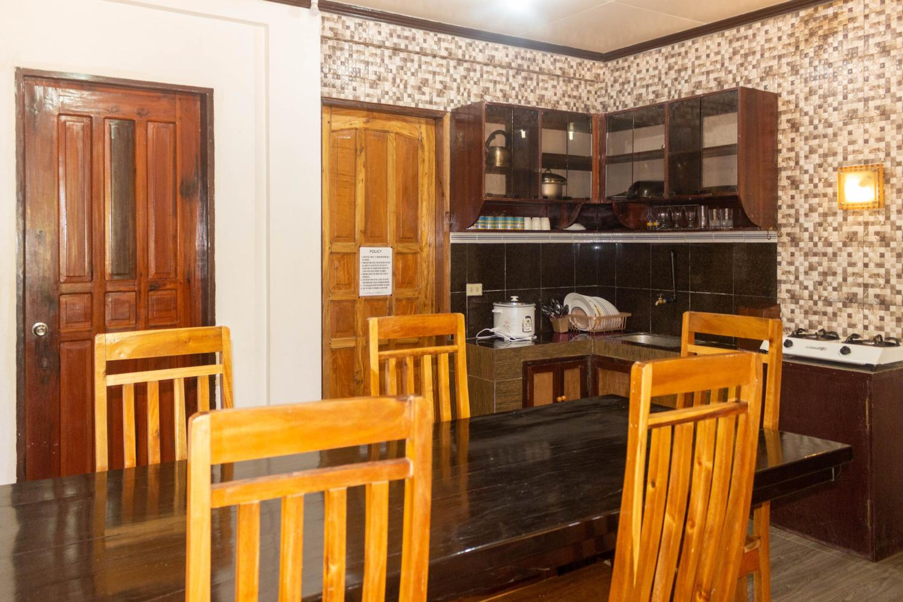 Edward Patrecia Pension House Siargao