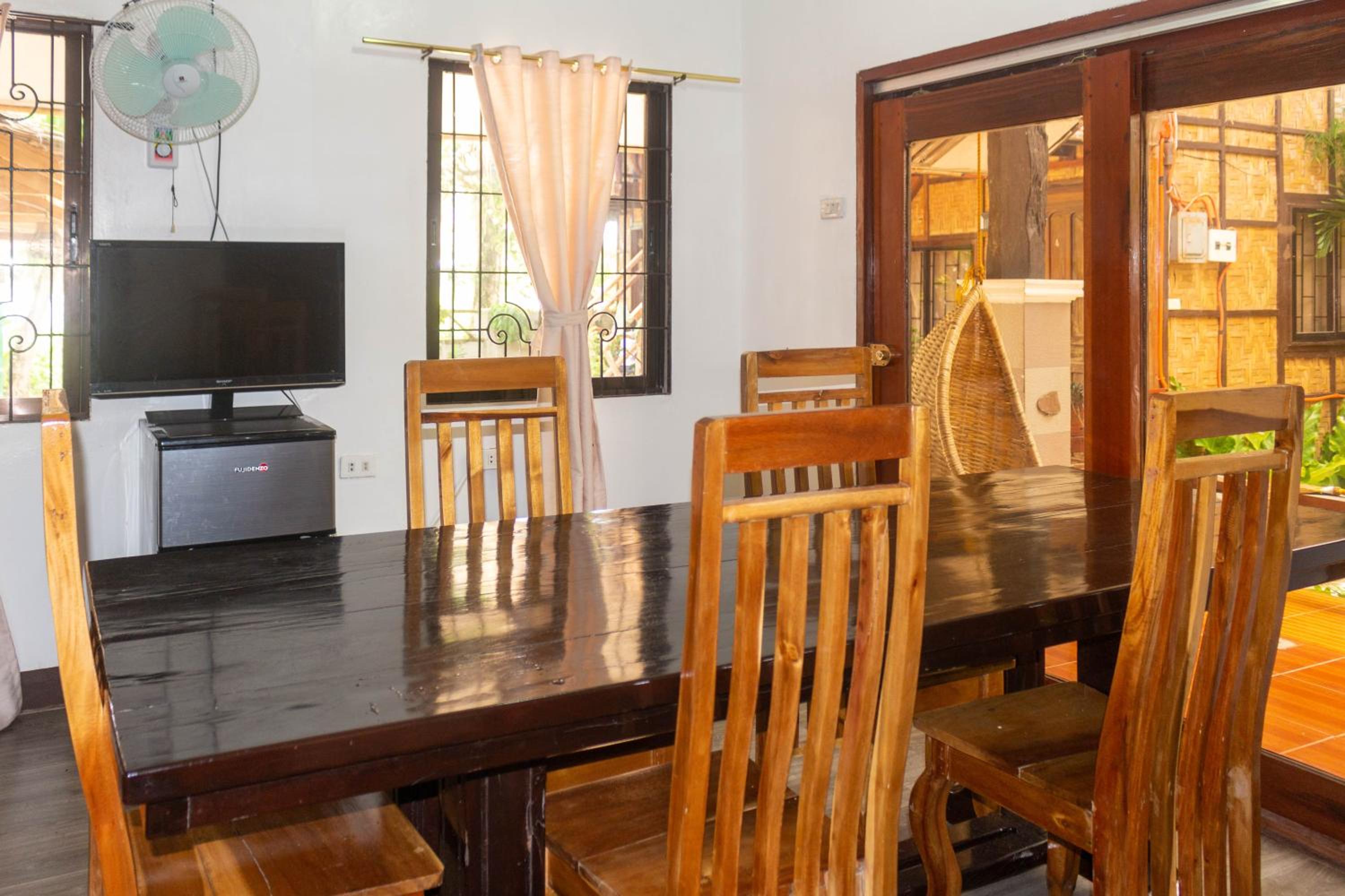 Edward Patrecia Pension House Siargao