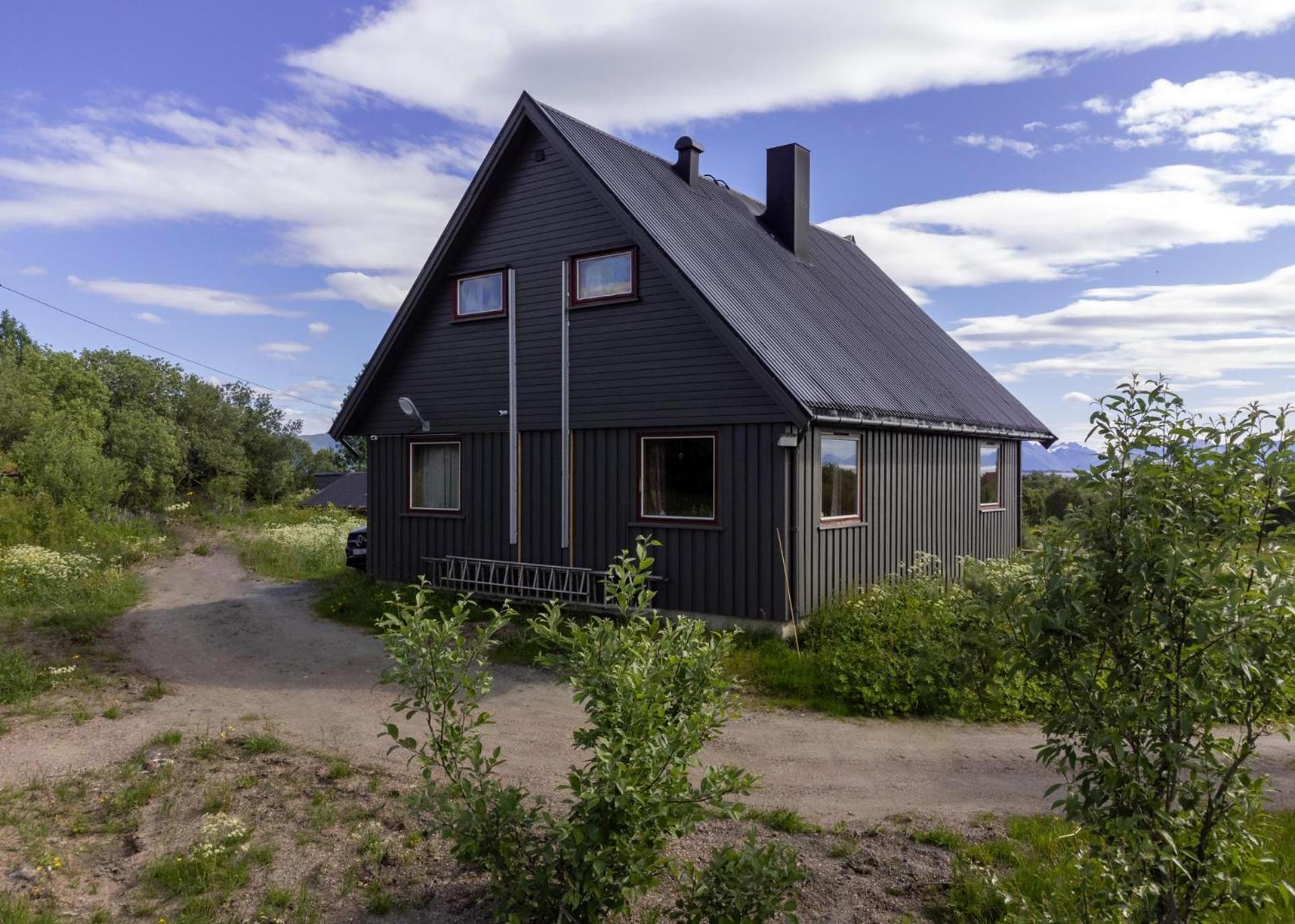 Bestefarhaugen - the cozy house on the hill & dome view 2