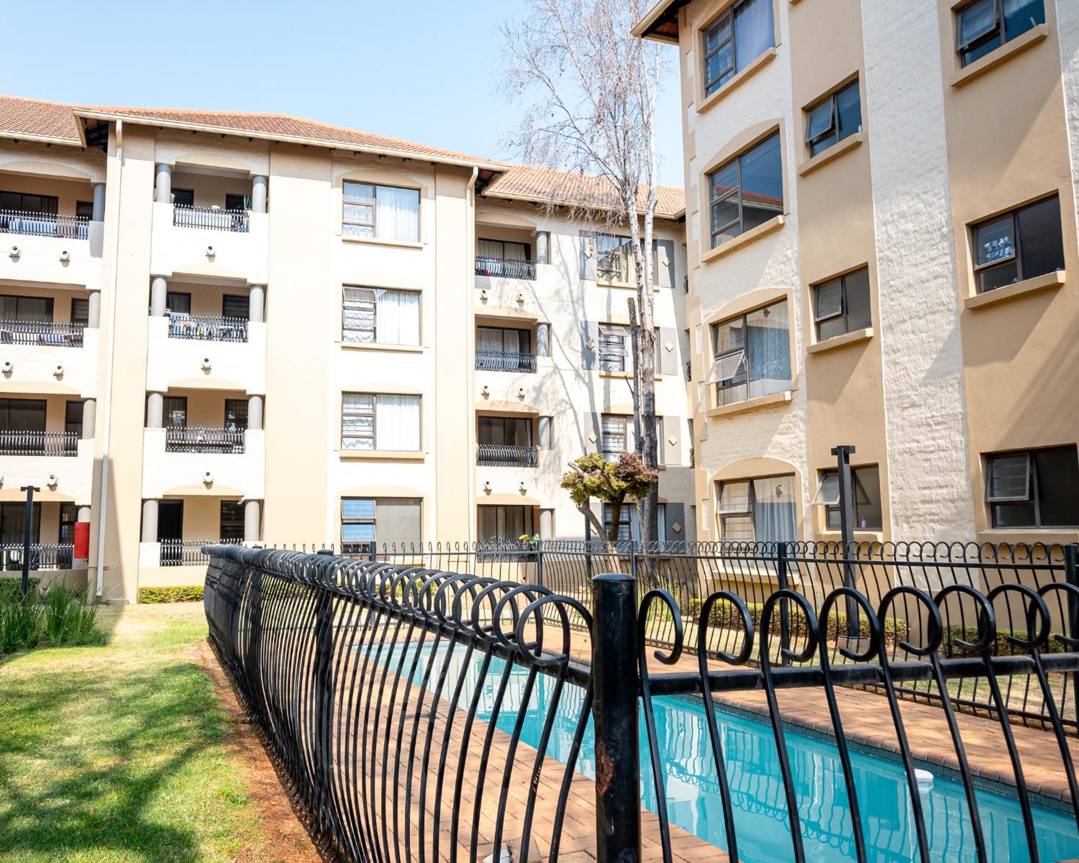 Premium Deluxe at waterkloof view 3