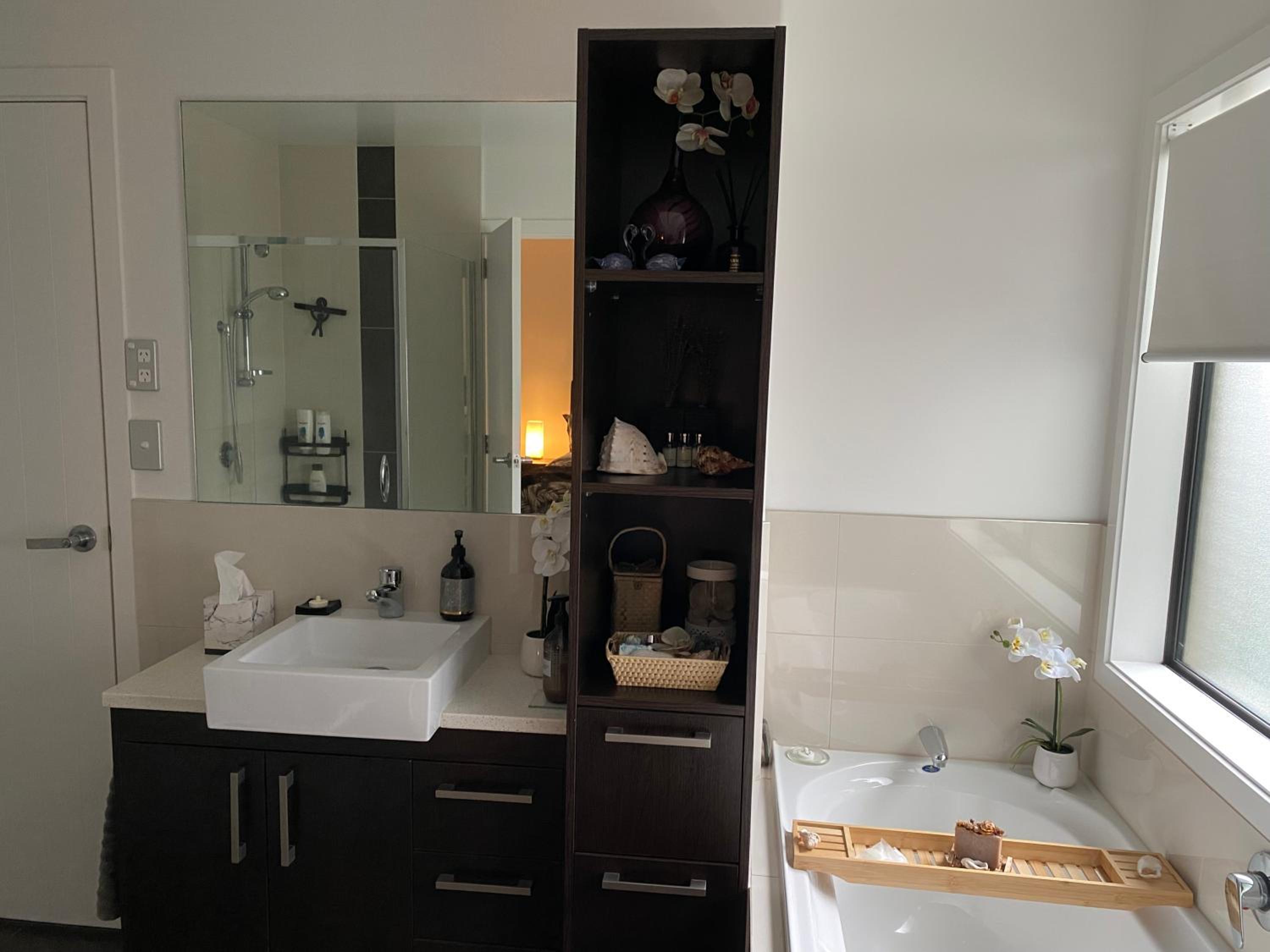 Ihimaera Suite 1 or 2 brm River Garden Cambridge with Complimentary Continental Breakfast